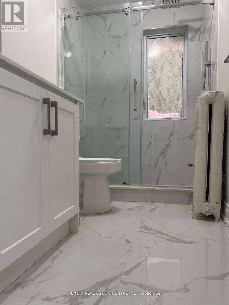 Upper - 3280 Danforth Avenue, Toronto, Ontario  M1L 1C3 - Photo 14 - E12190098