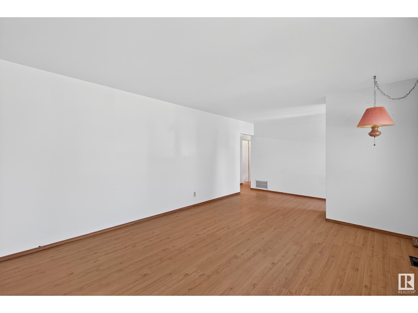 Property at 10751 164 ST NW image 3