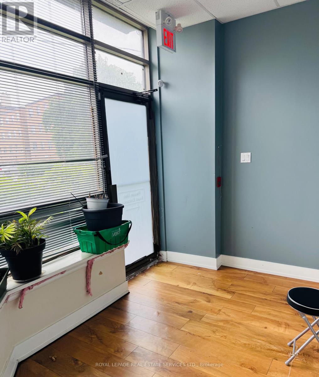 A4-5 - 1700 Eglinton Avenue E, Toronto (Victoria Village), Ontario  M4A 2X4 - Photo 4 - C12183188