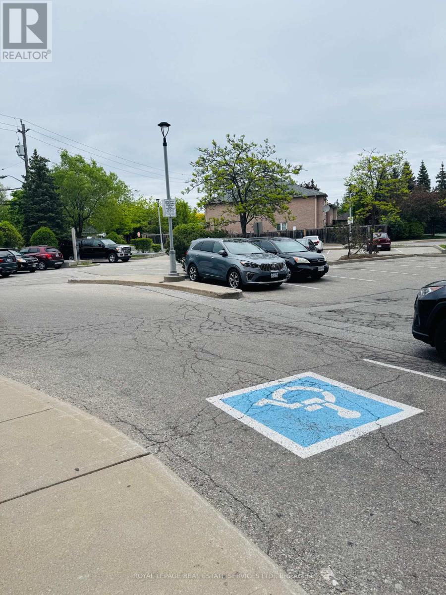 A4-5 - 1700 Eglinton Avenue E, Toronto (Victoria Village), Ontario  M4A 2X4 - Photo 9 - C12183188