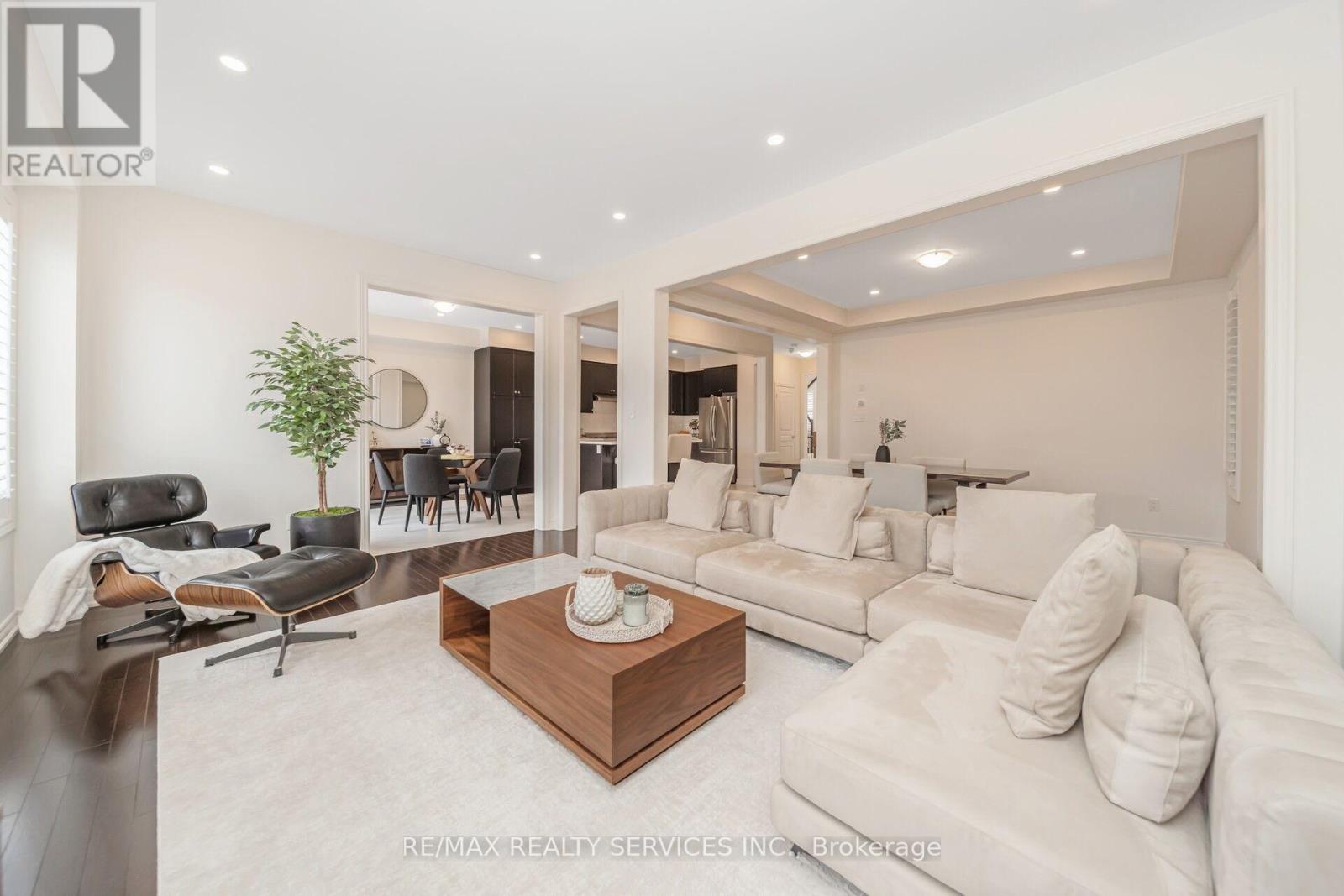 564 Mactier Drive, Vaughan, Ontario  L4H 4T9 - Photo 13 - N12188707