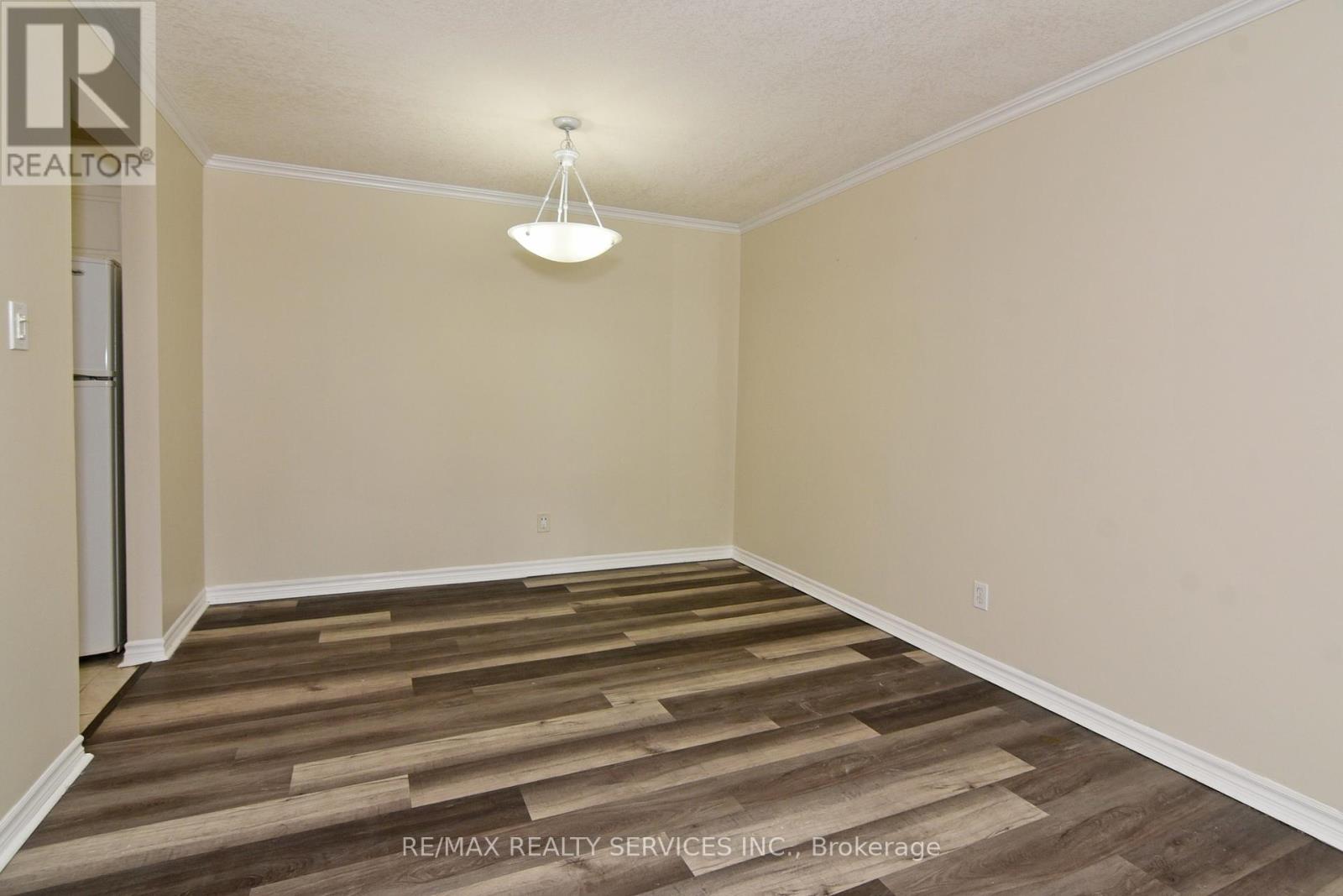 Photo 13 of 30 for 115 - 735 Deveron Crescent