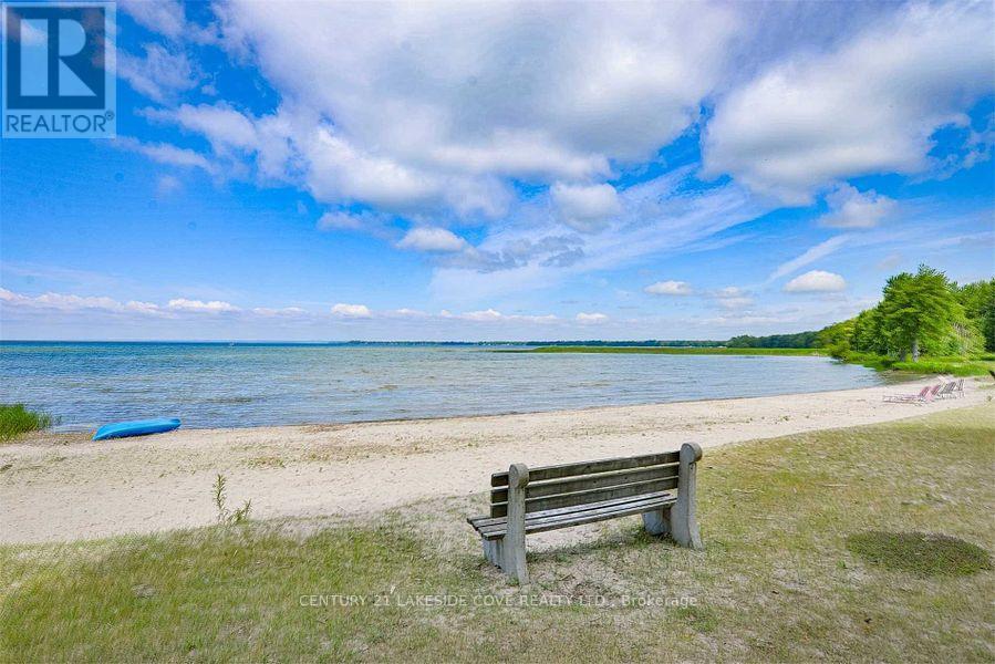 9 Pinetree Court, Ramara (Brechin), Ontario  L0K 1B0 - Photo 34 - S12190043