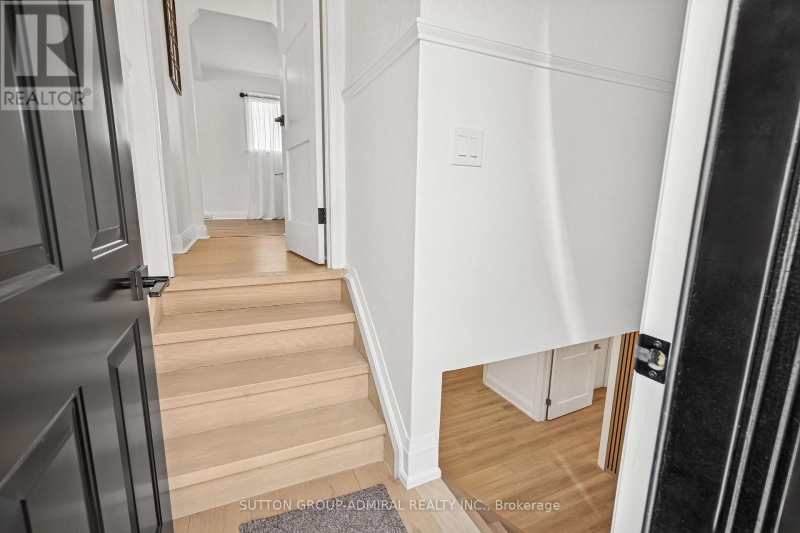9 Nordale Crescent, Toronto (Brookhaven-Amesbury), Ontario  M6M 2Z9 - Photo 24 - W12190046