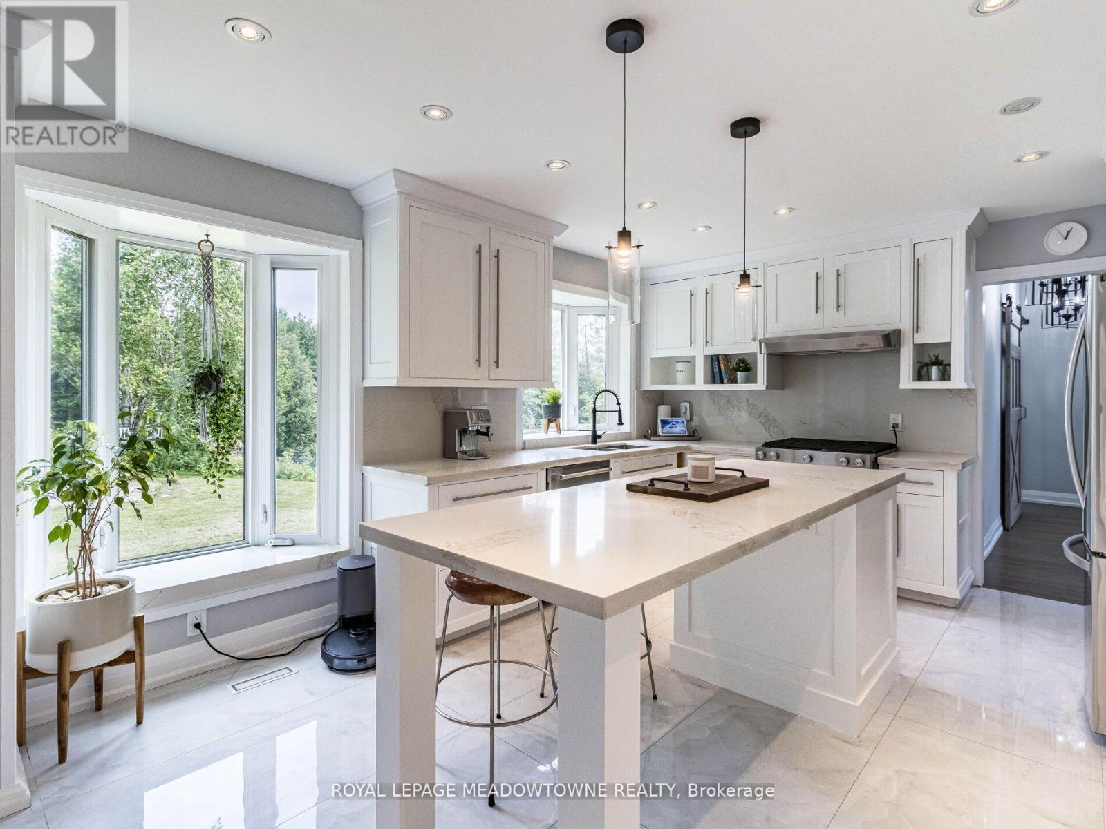 1 Cedar Drive, Caledon, Ontario  L7K 1H4 - Photo 10 - W12190060