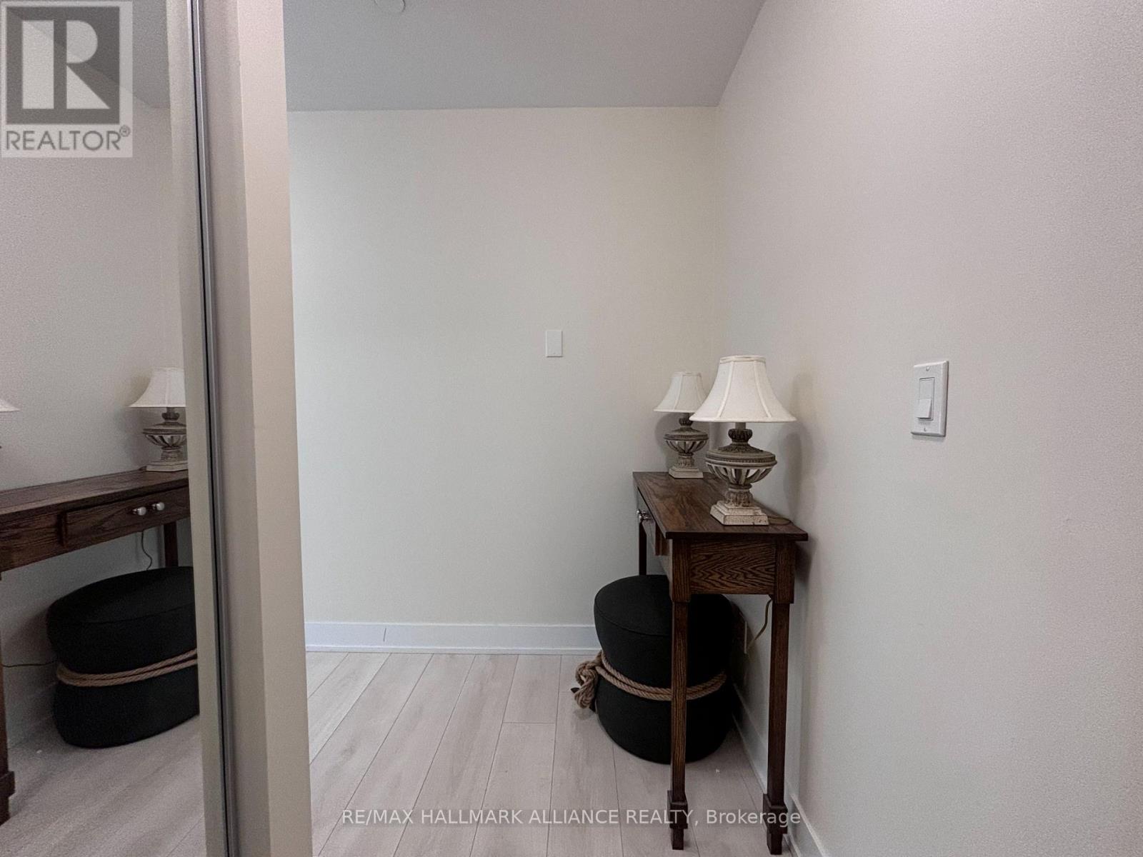 Property at 1804 - 297 OAK WALK DRIVE image 3
