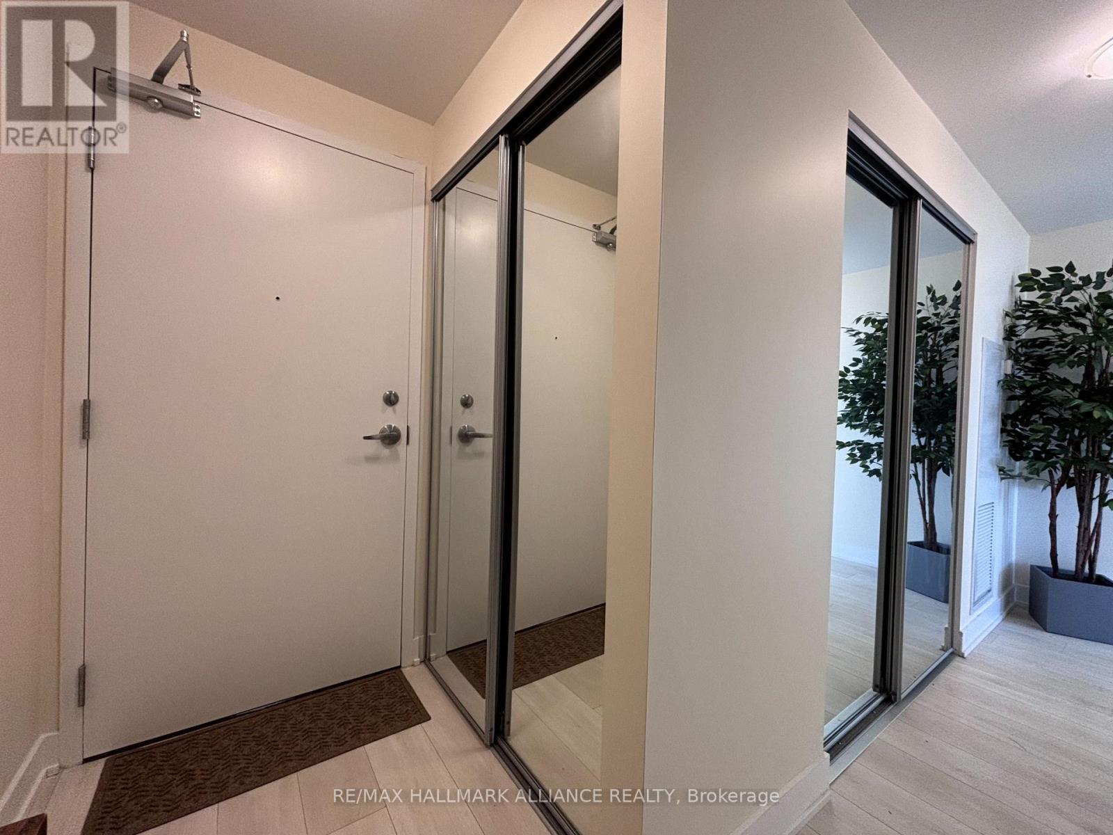 Property at 1804 - 297 OAK WALK DRIVE image 4