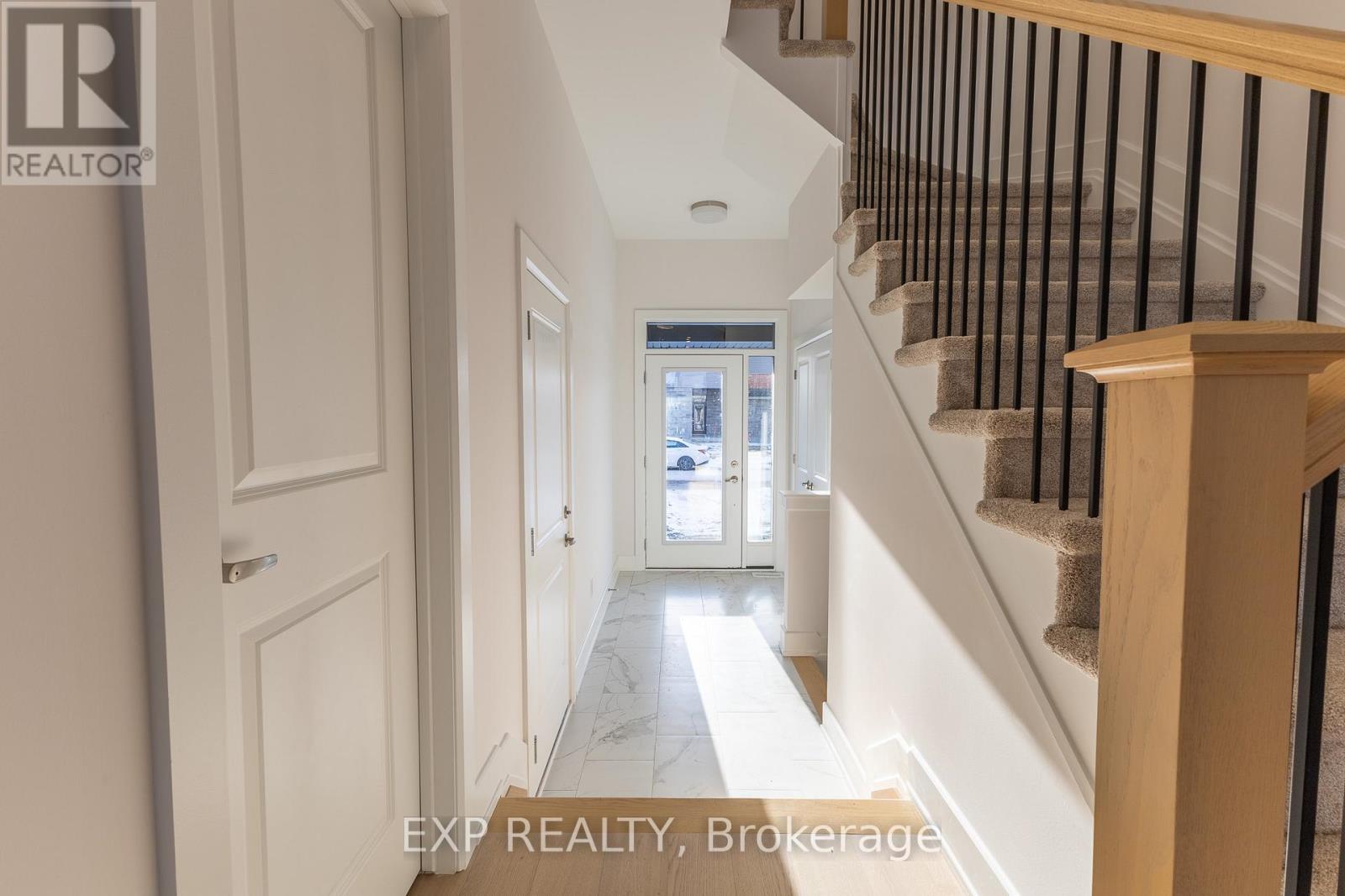 175 Craig Duncan Terrace, Ottawa, Ontario  K2S 3C4 - Photo 4 - X12190111