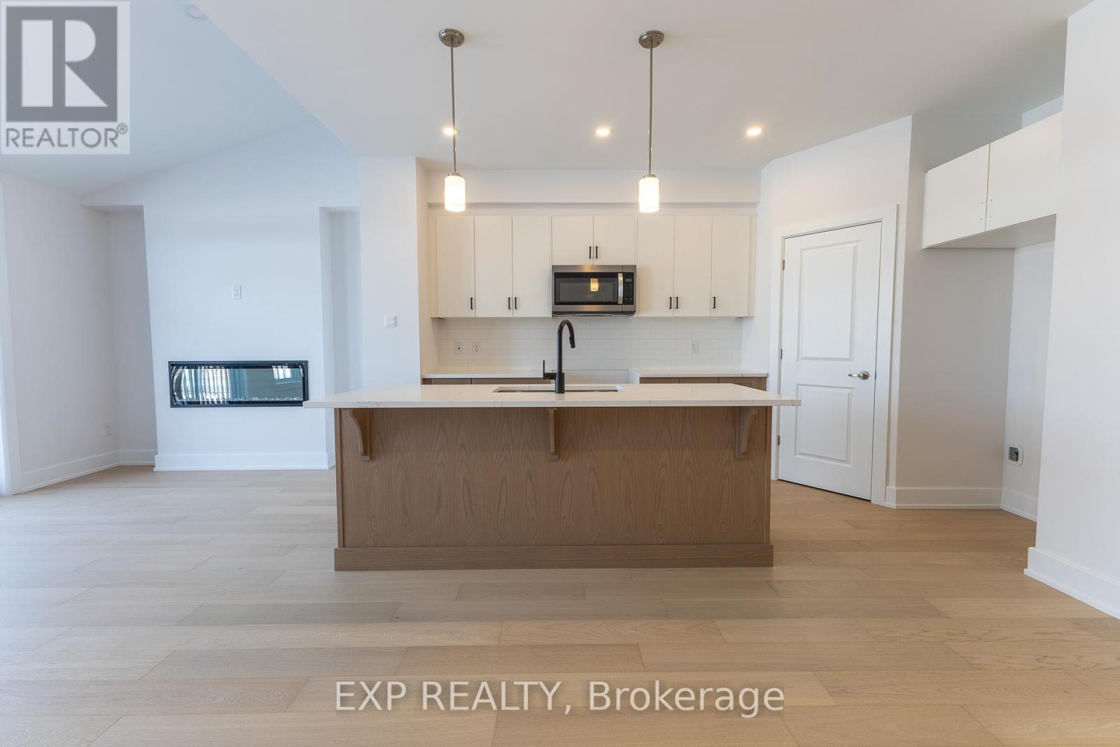 175 Craig Duncan Terrace, Ottawa, Ontario  K2S 3C4 - Photo 8 - X12190111