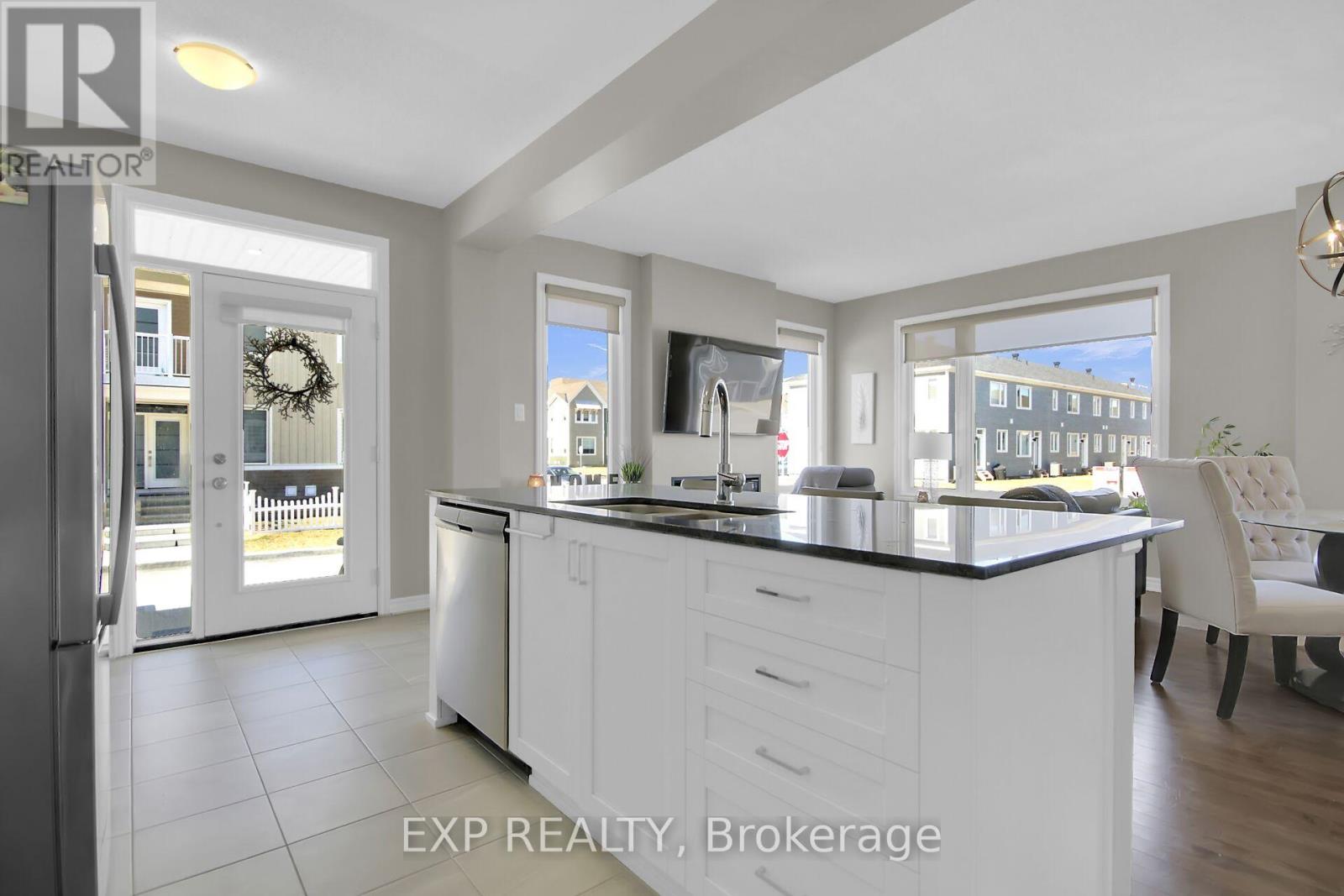 814 Bascule Place, Ottawa, Ontario  K0A 2Z0 - Photo 4 - X12190230
