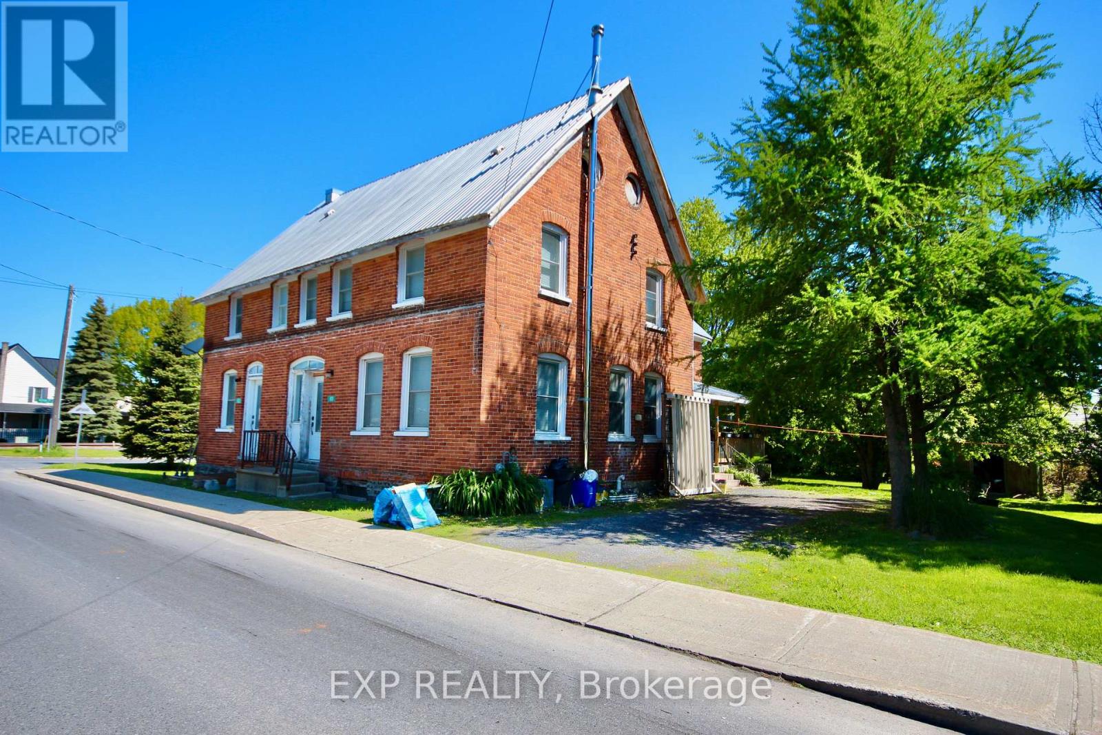 40 & 42 - 40 Main Street, North Stormont, Ontario  K0C 0B2 - Photo 2 - X12190262