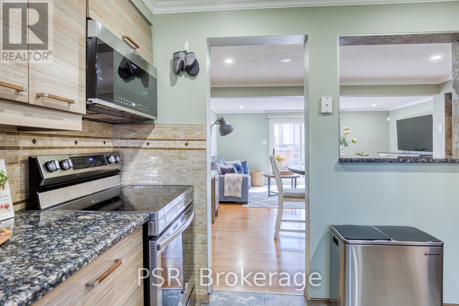 20 - 11 Grand River Boulevard, Kitchener, Ontario  N2A 2T2 - Photo 10 - X12190039