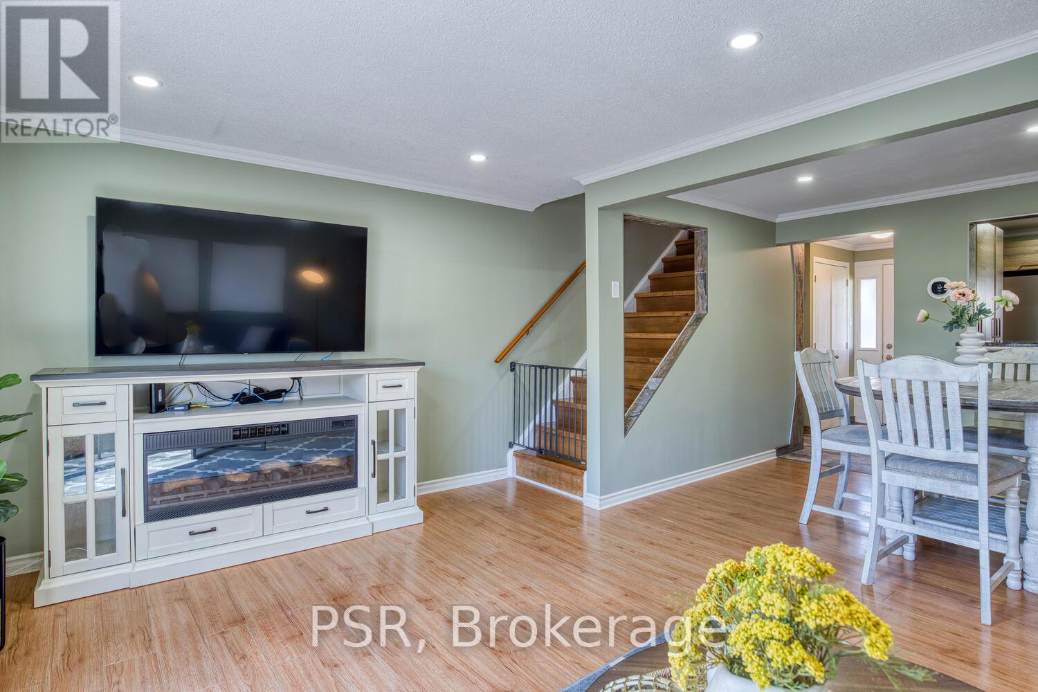 20 - 11 Grand River Boulevard, Kitchener, Ontario  N2A 2T2 - Photo 4 - X12190039