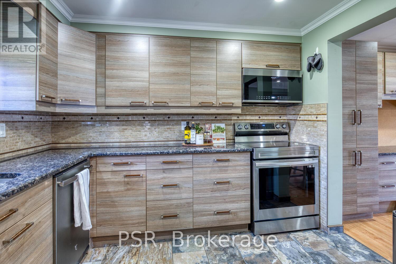 20 - 11 Grand River Boulevard, Kitchener, Ontario  N2A 2T2 - Photo 7 - X12190039