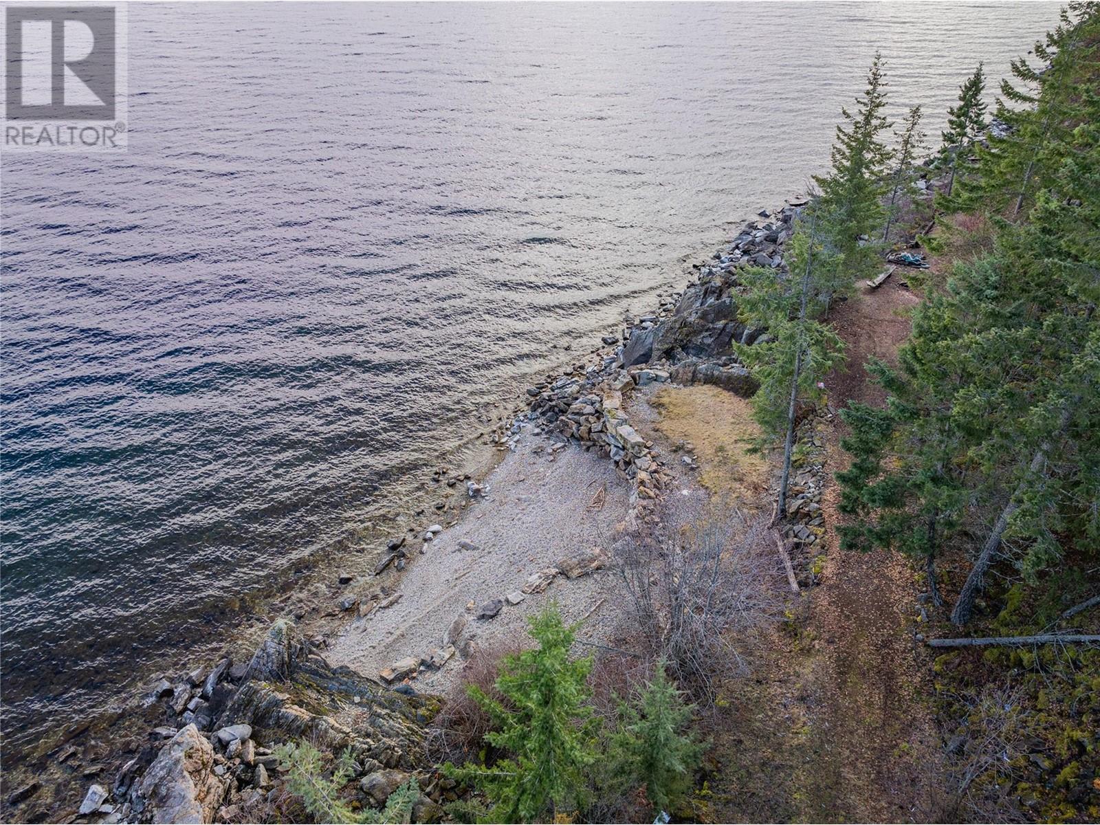397 Park Avenue, procter, British Columbia