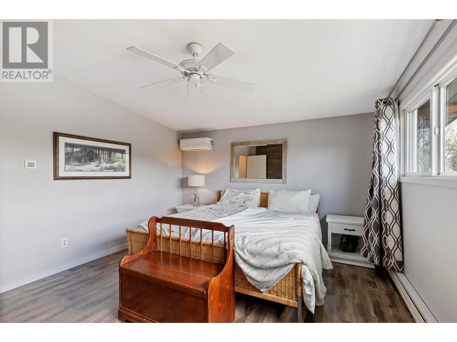 990 Fairway Crescent, Kelowna, BC V1Y4S7