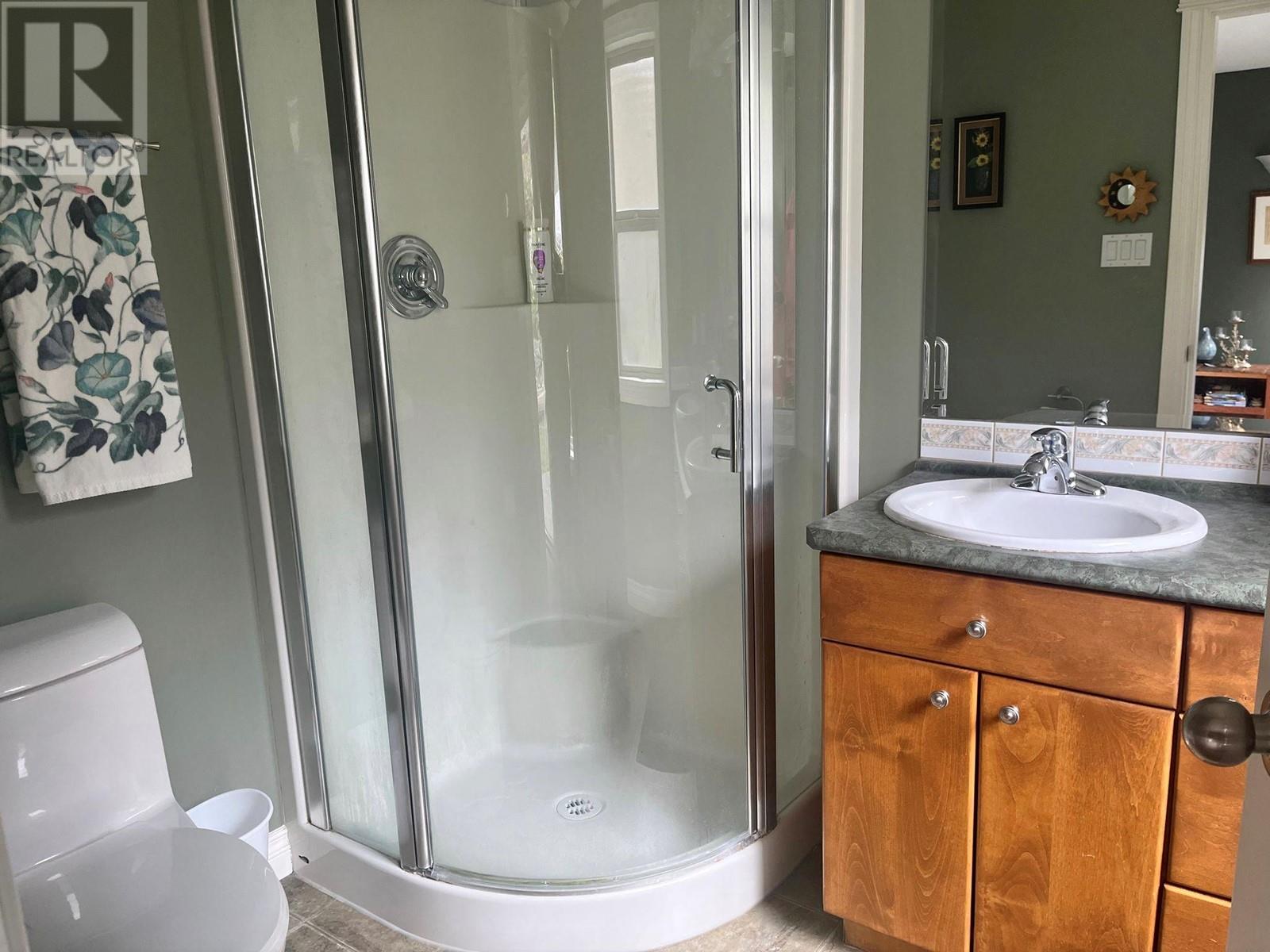 5813 Richfield Place, Vernon, BC V1H1A6