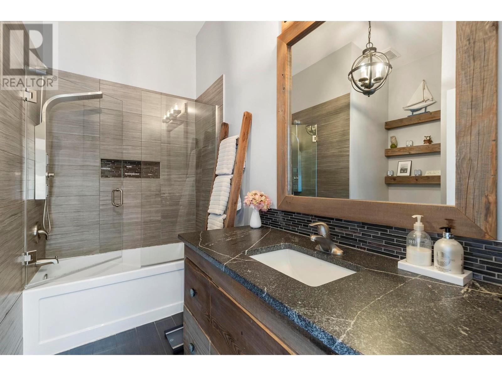 990 Fairway Crescent, Kelowna, BC V1Y4S7