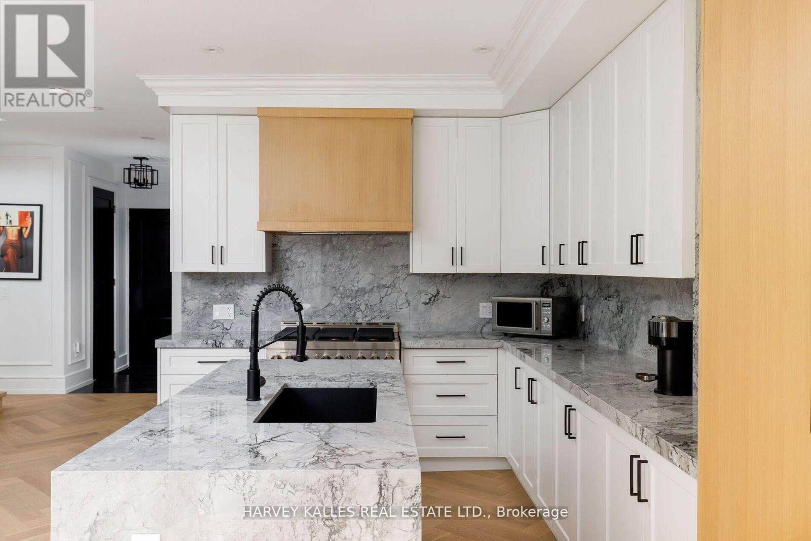 233 Macpherson Avenue, Toronto, Ontario  M4V 1A1 - Photo 24 - C12190162