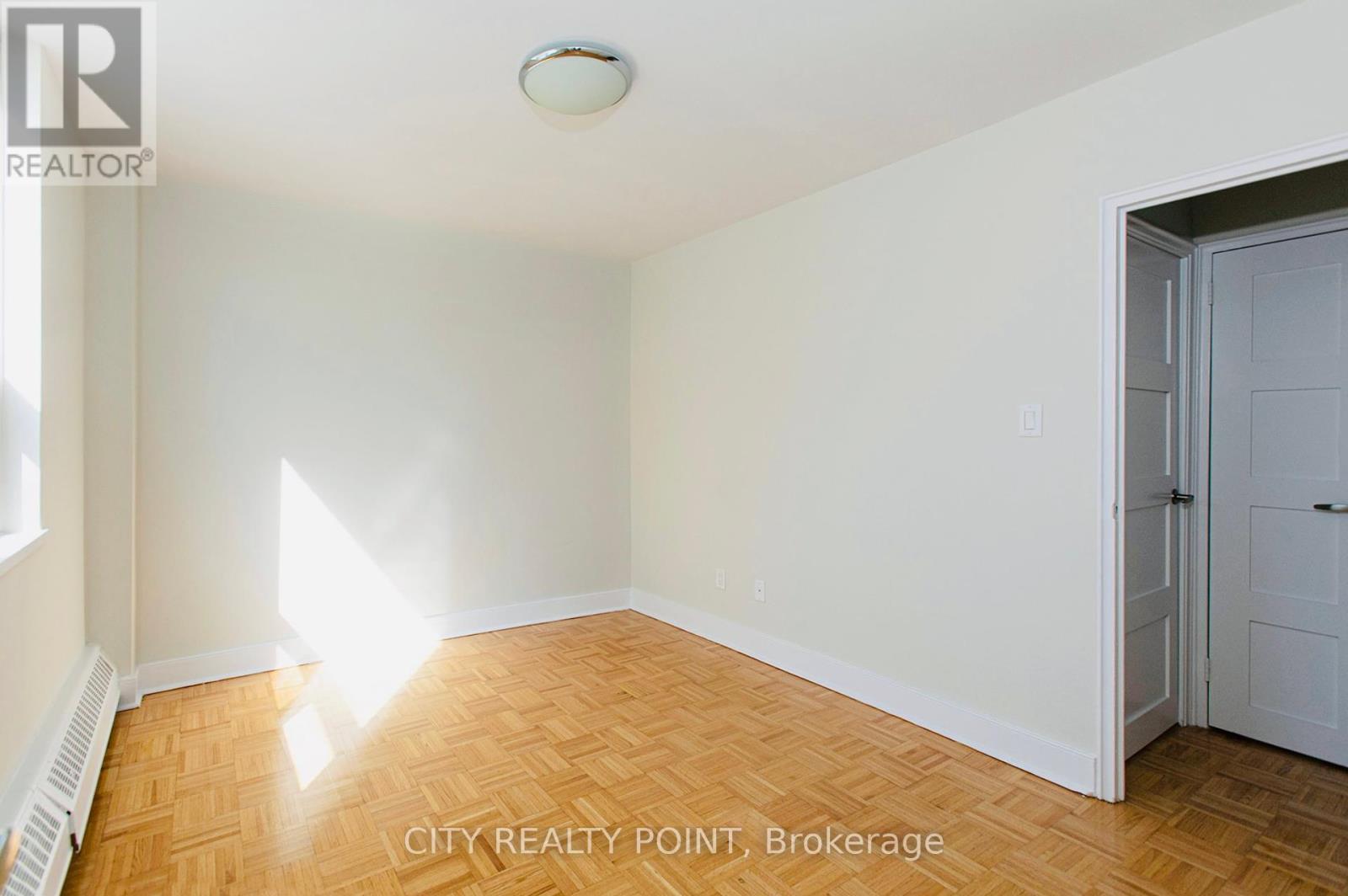 404 - 490 Eglinton Street E, Toronto, Ontario  M4P 1M4 - Photo 8 - C12190215