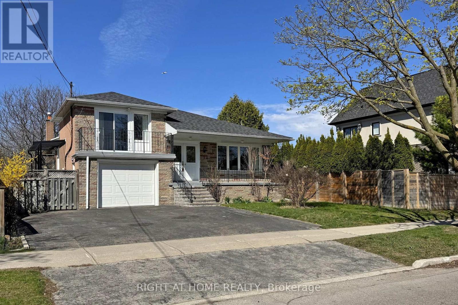 34 GODDARD STREET, toronto (bathurst manor), Ontario