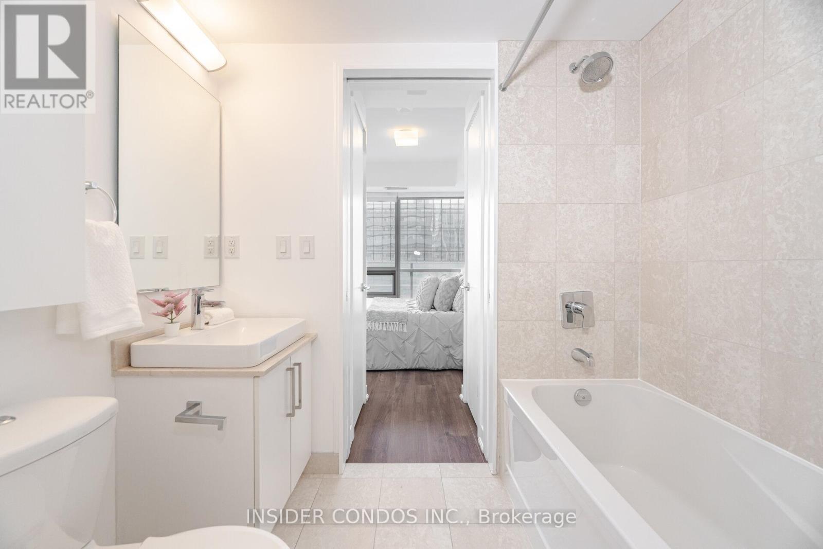 4409 - 12 York Street, Toronto (Waterfront Communities), Ontario  M5J 0A9 - Photo 23 - C12190244