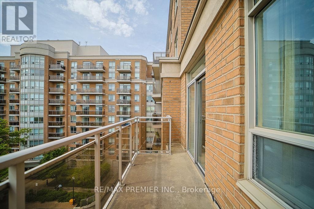 639 - 650 Lawrence Avenue W, Toronto, Ontario  M6A 3E8 - Photo 17 - C12189700