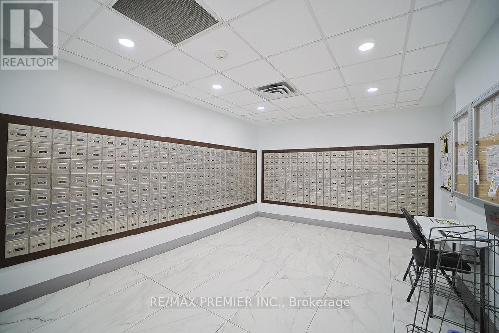 639 - 650 Lawrence Avenue W, Toronto, Ontario  M6A 3E8 - Photo 24 - C12189700