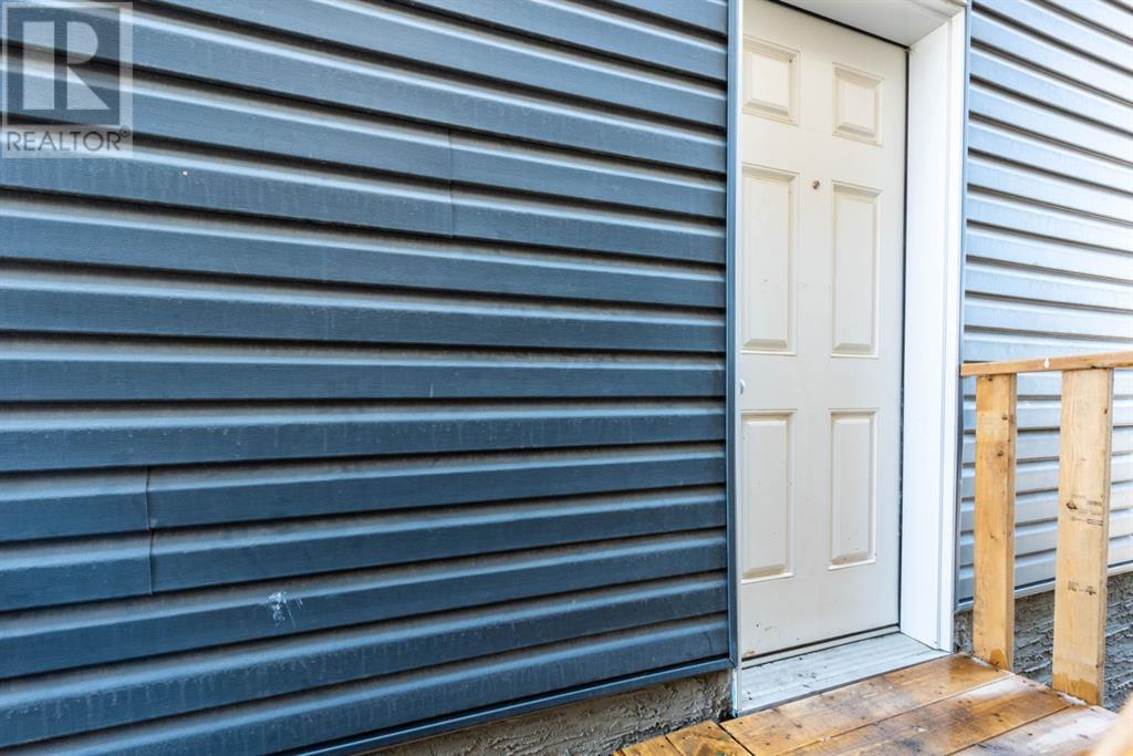 Property at 132 savanna Gardens NE image 3