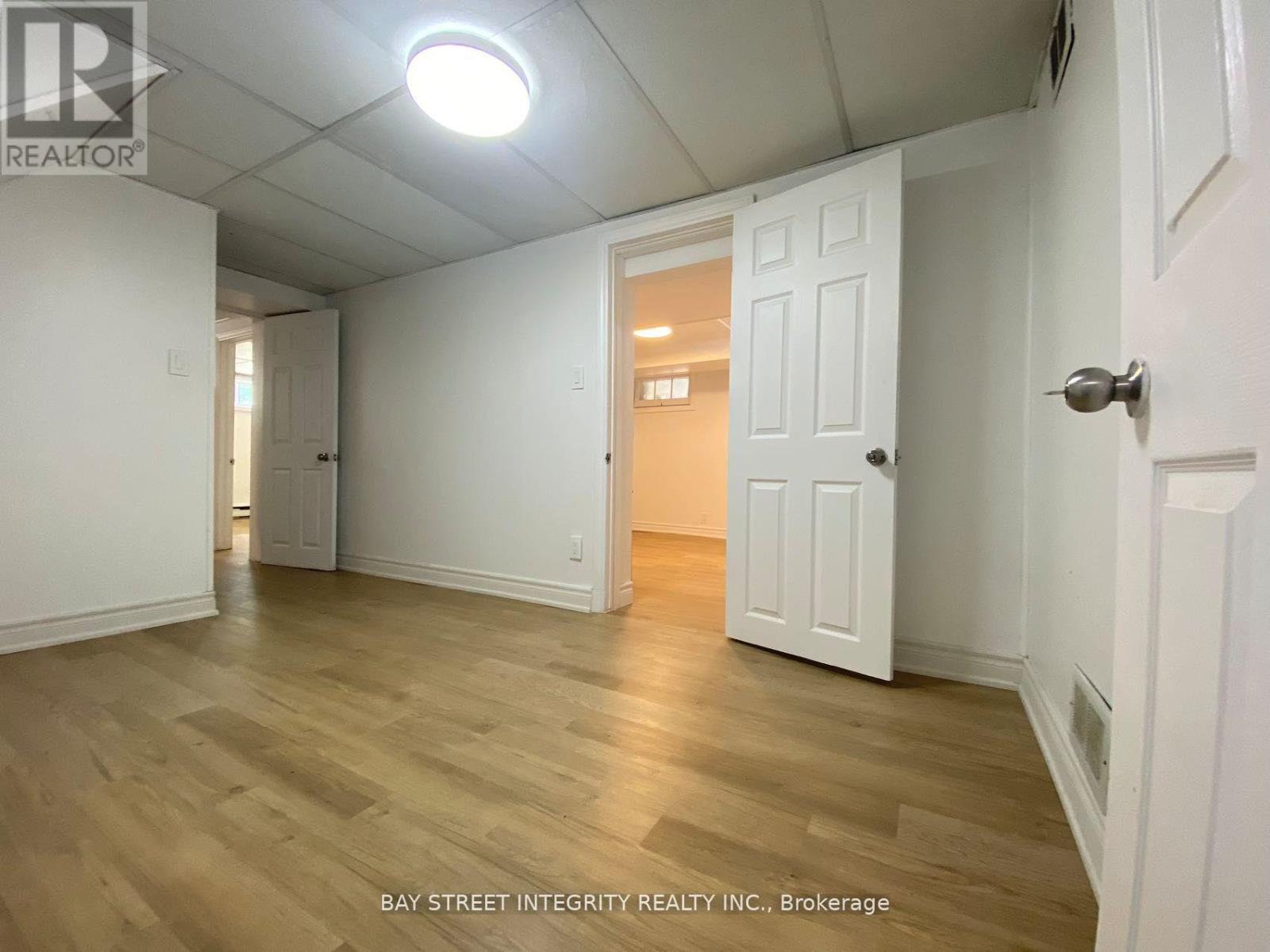 15 Shandara Crescent, Toronto, Ontario  M1R 1G1 - Photo 3 - E12190134