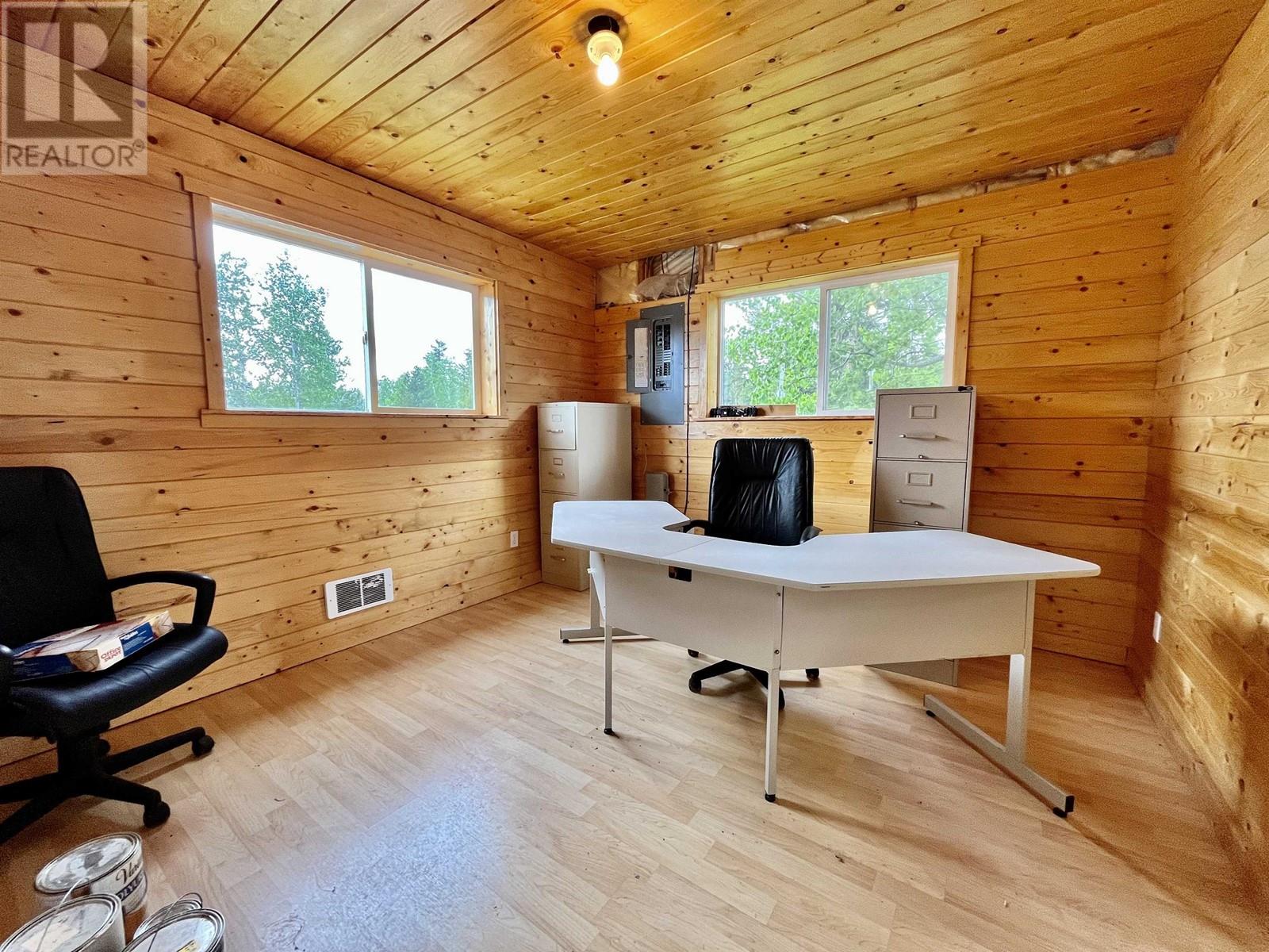 5574 Lakeside Court, 100 Mile House, British Columbia  V0K 2E1 - Photo 12 - R3009910