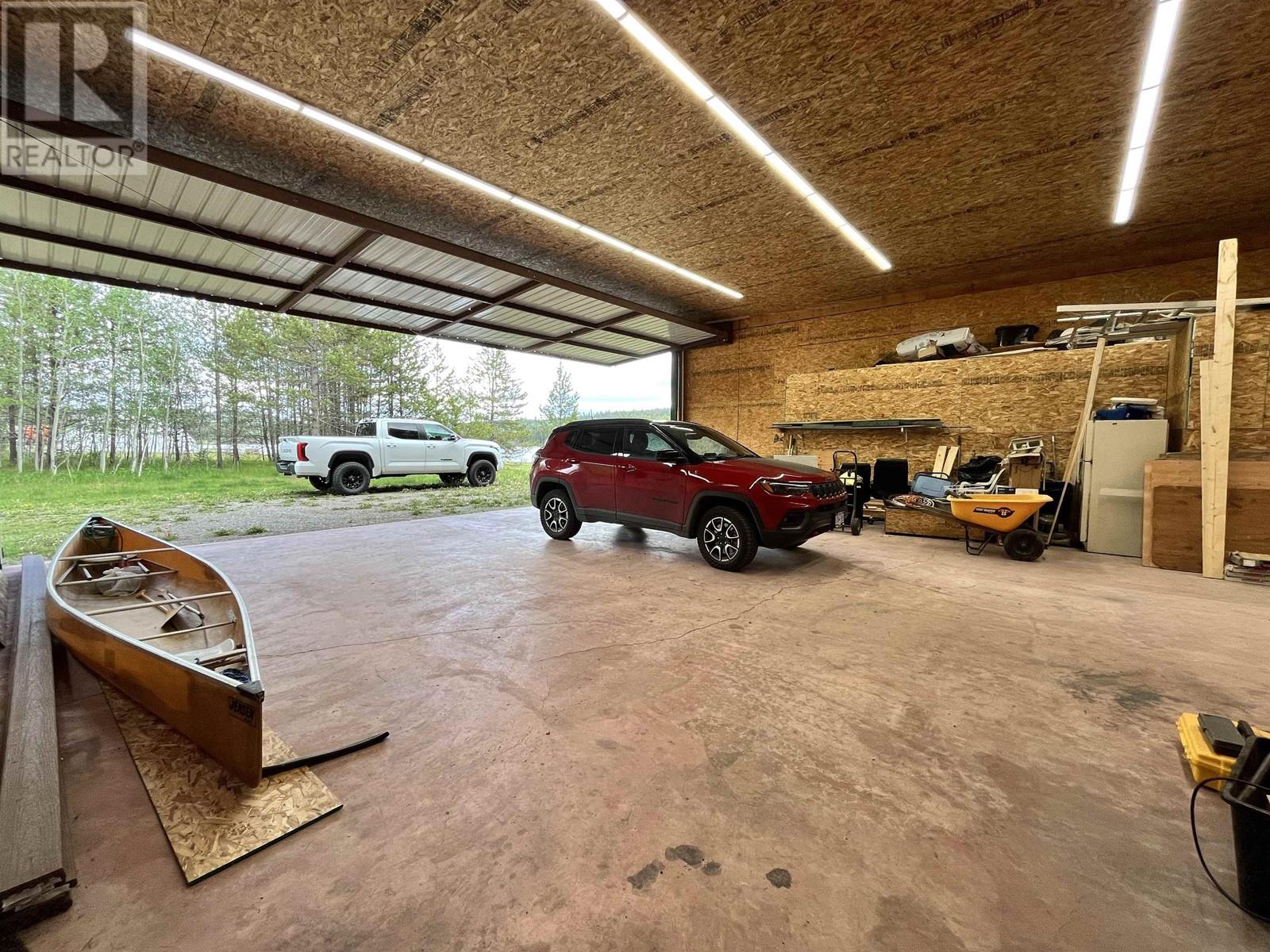 5574 Lakeside Court, 100 Mile House, British Columbia  V0K 2E1 - Photo 11 - R3009910