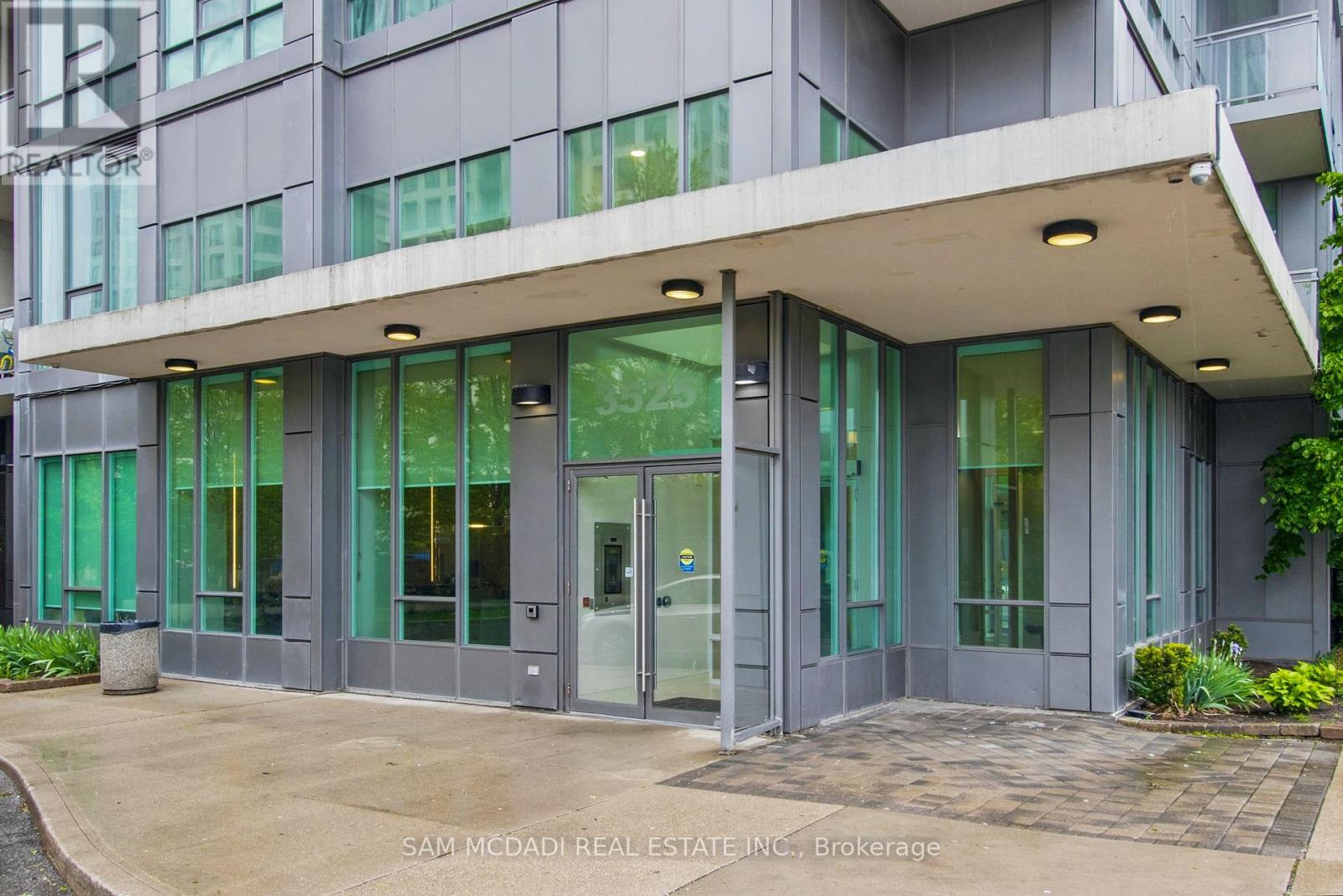 710 - 3525 Kariya Drive, Mississauga, Ontario  L5B 0C2 - Photo 2 - W12139634