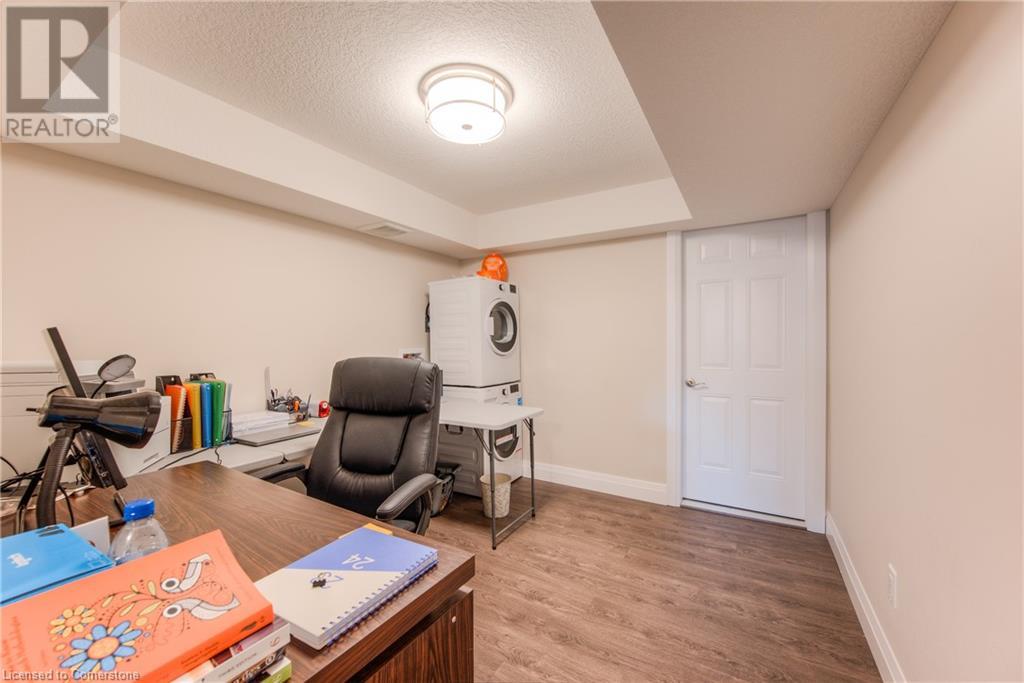 537 Valhalla Crescent Unit# Lower, Waterloo, Ontario  N2T 2J7 - Photo 4 - 40736217