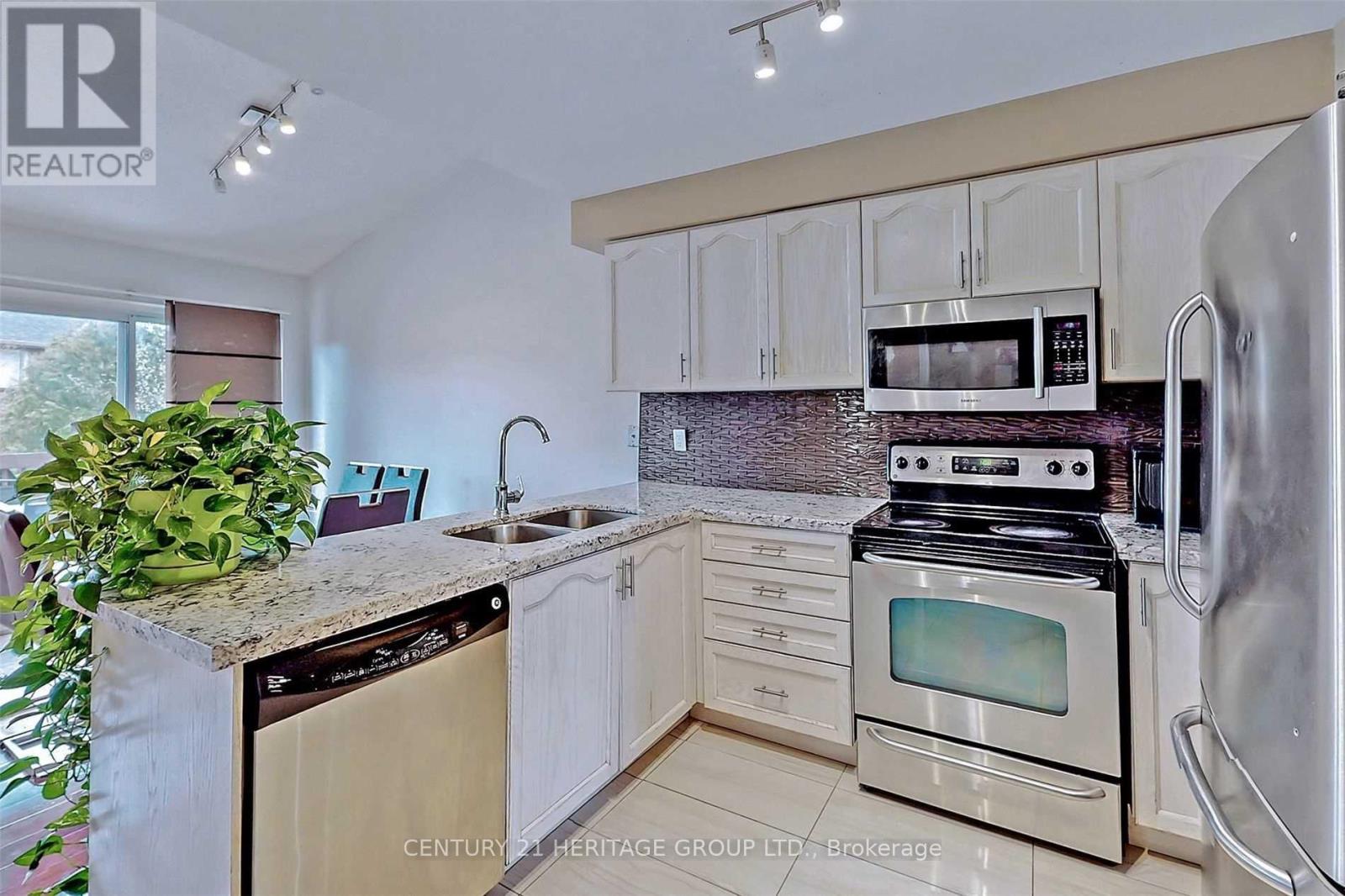 46 Rush Road, Aurora, Ontario  L4G 7G5 - Photo 7 - N12190207