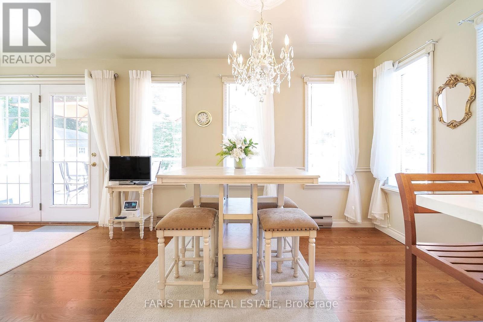 8 Viel Street, Penetanguishene, Ontario  L9M 1H8 - Photo 9 - S12190236