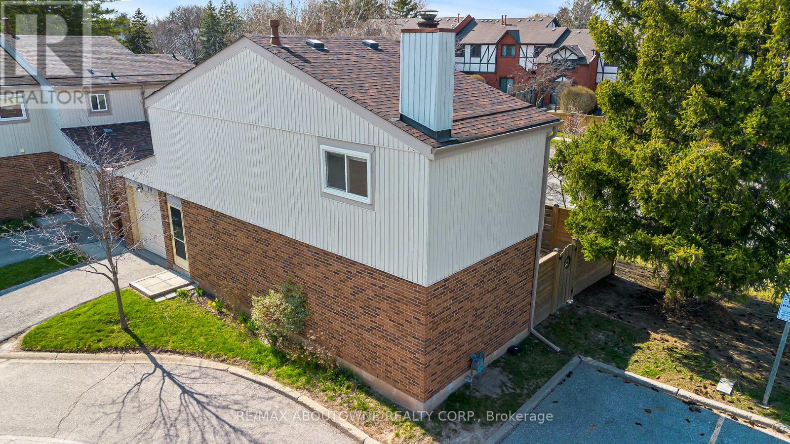 70 - 3339 Council Ring Road, Mississauga, Ontario  L5L 2A9 - Photo 3 - W12102518
