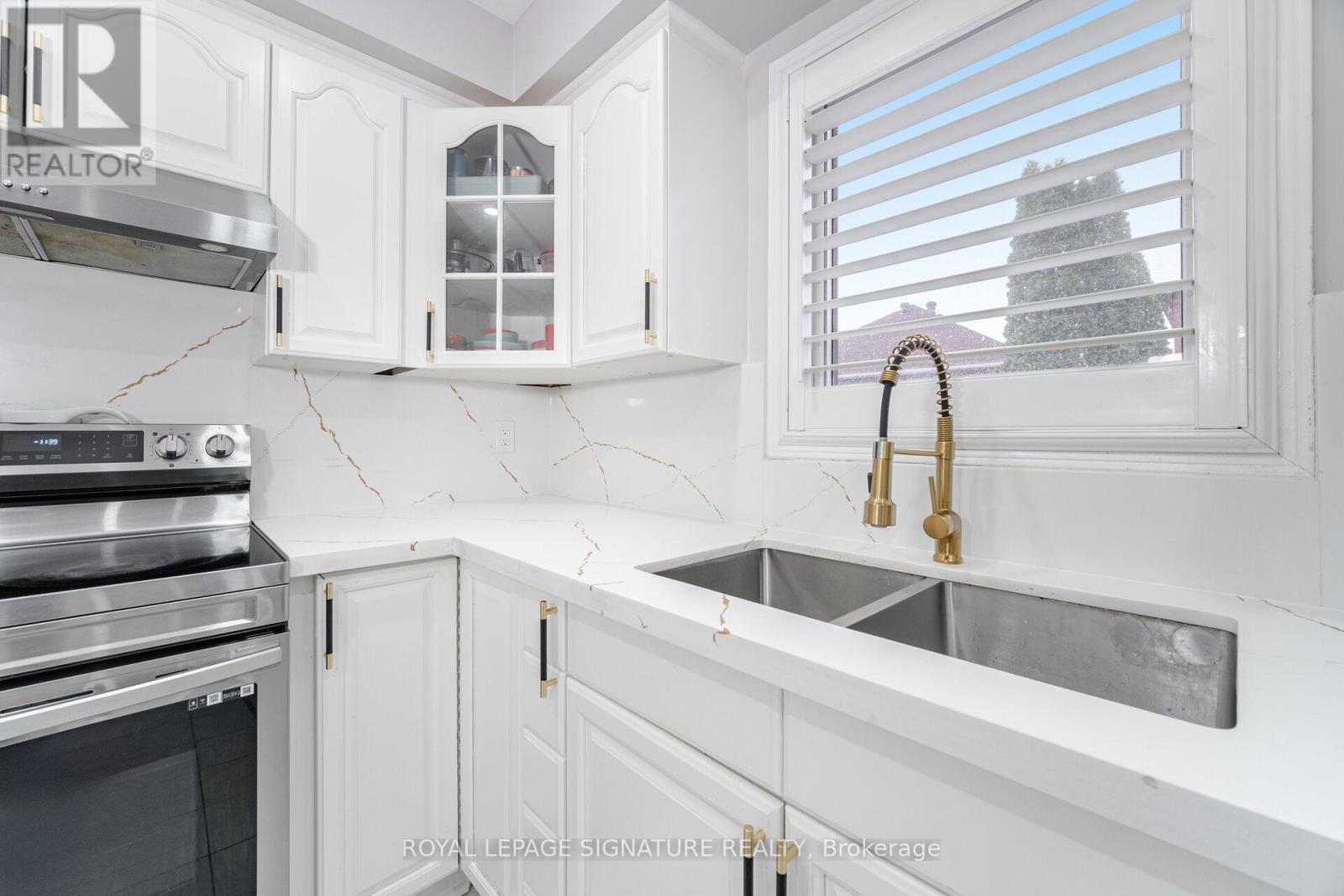 629 Amesbury Avenue, Mississauga, Ontario  L5R 3J1 - Photo 11 - W12190192