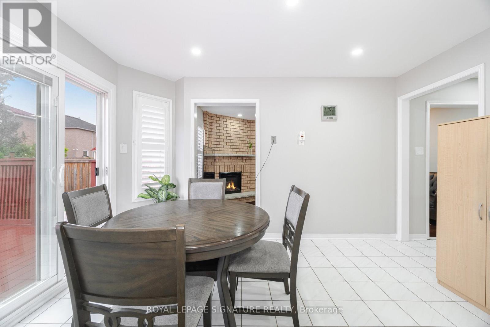 629 Amesbury Avenue, Mississauga, Ontario  L5R 3J1 - Photo 13 - W12190192