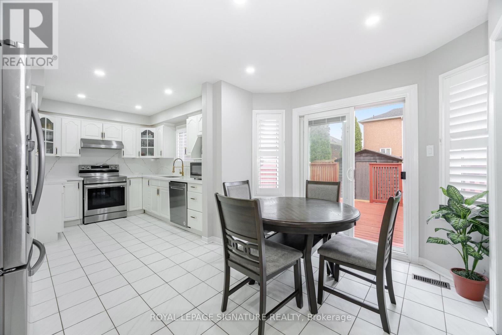 629 Amesbury Avenue, Mississauga, Ontario  L5R 3J1 - Photo 14 - W12190192