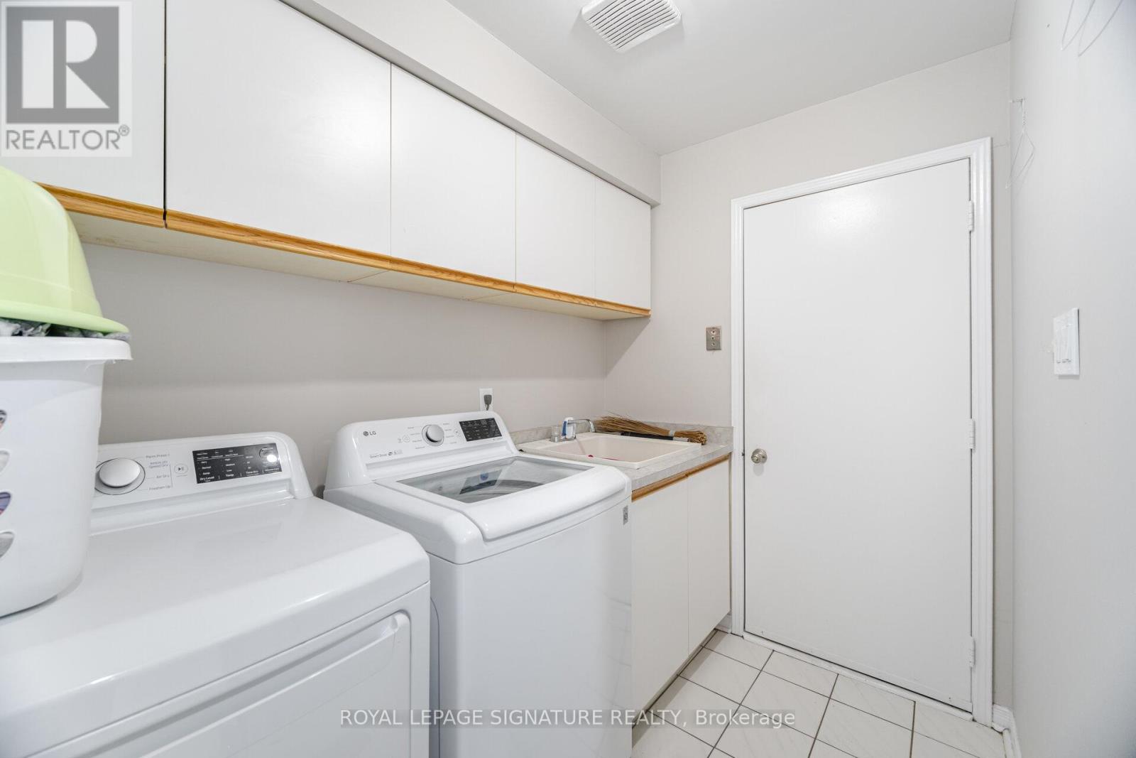 629 Amesbury Avenue, Mississauga, Ontario  L5R 3J1 - Photo 20 - W12190192