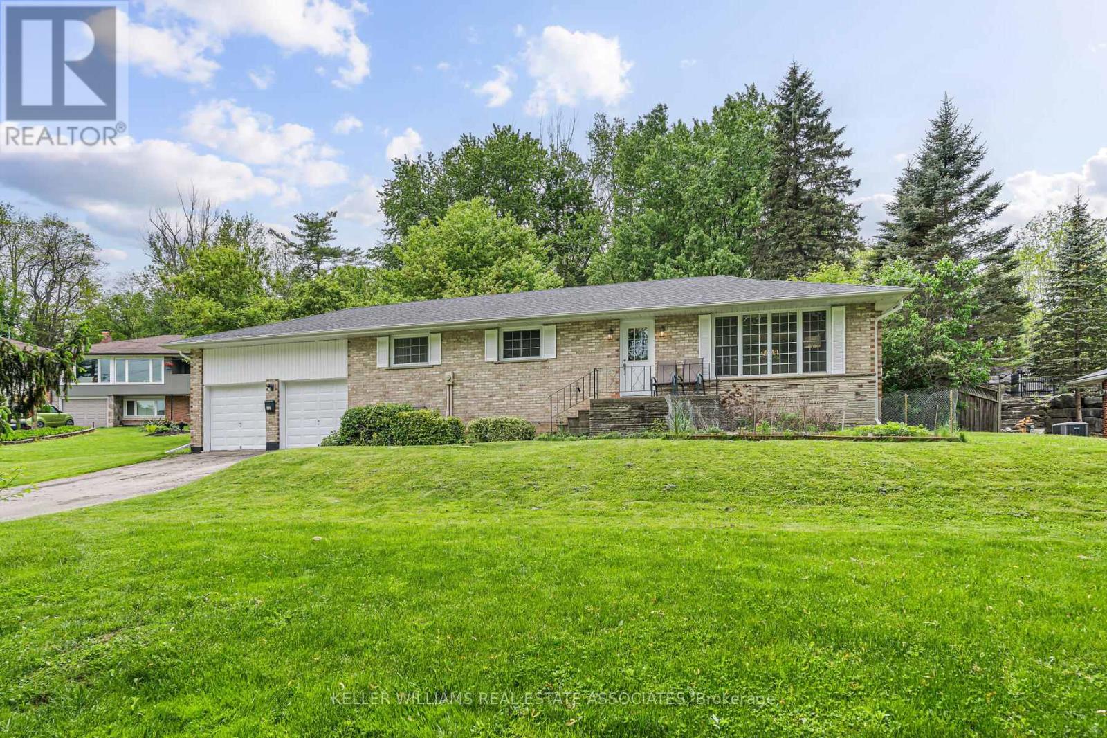 112 Park Street E, Halton Hills, Ontario  L7G 2V4 - Photo 1 - W12190217