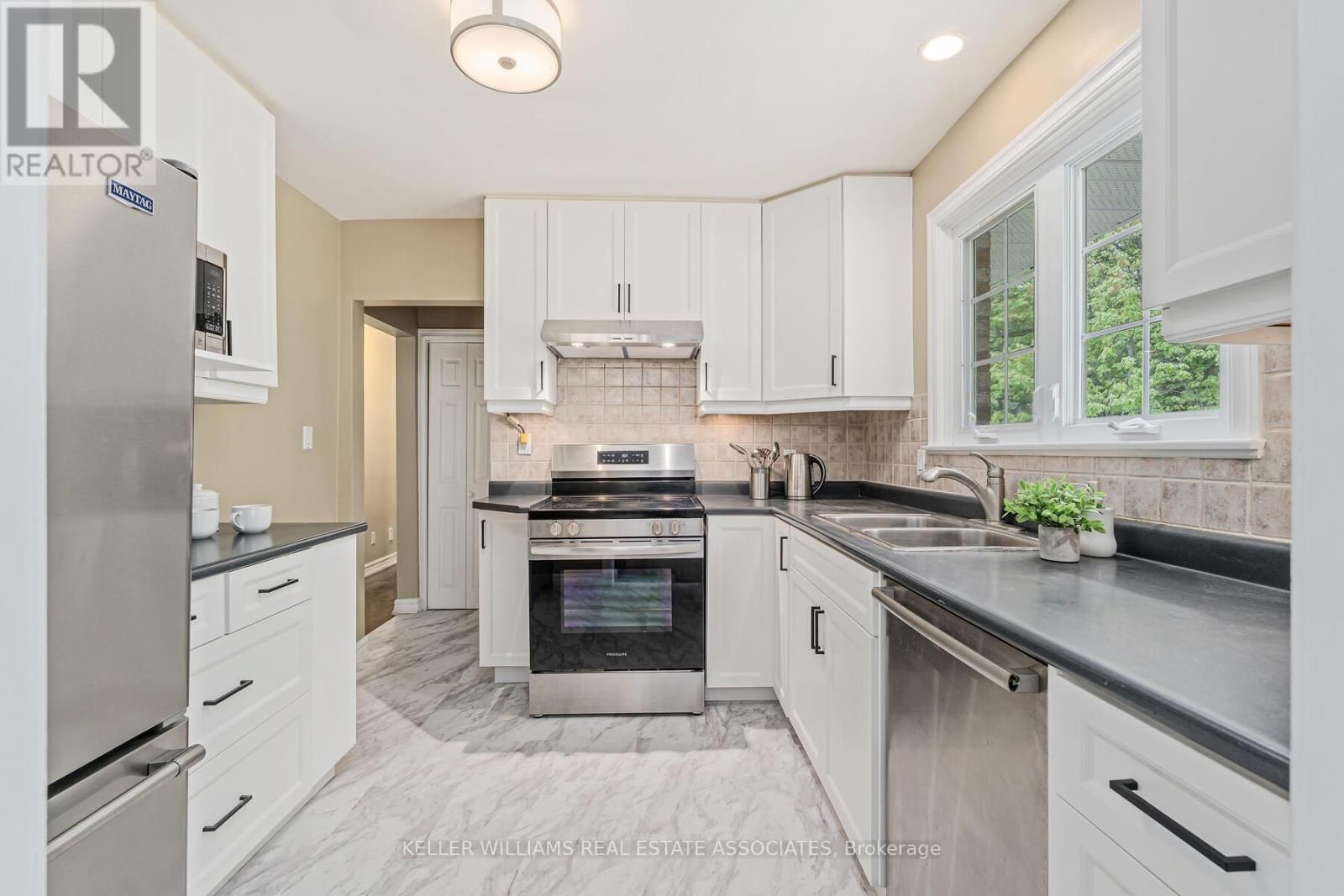 112 Park Street E, Halton Hills, Ontario  L7G 2V4 - Photo 12 - W12190217
