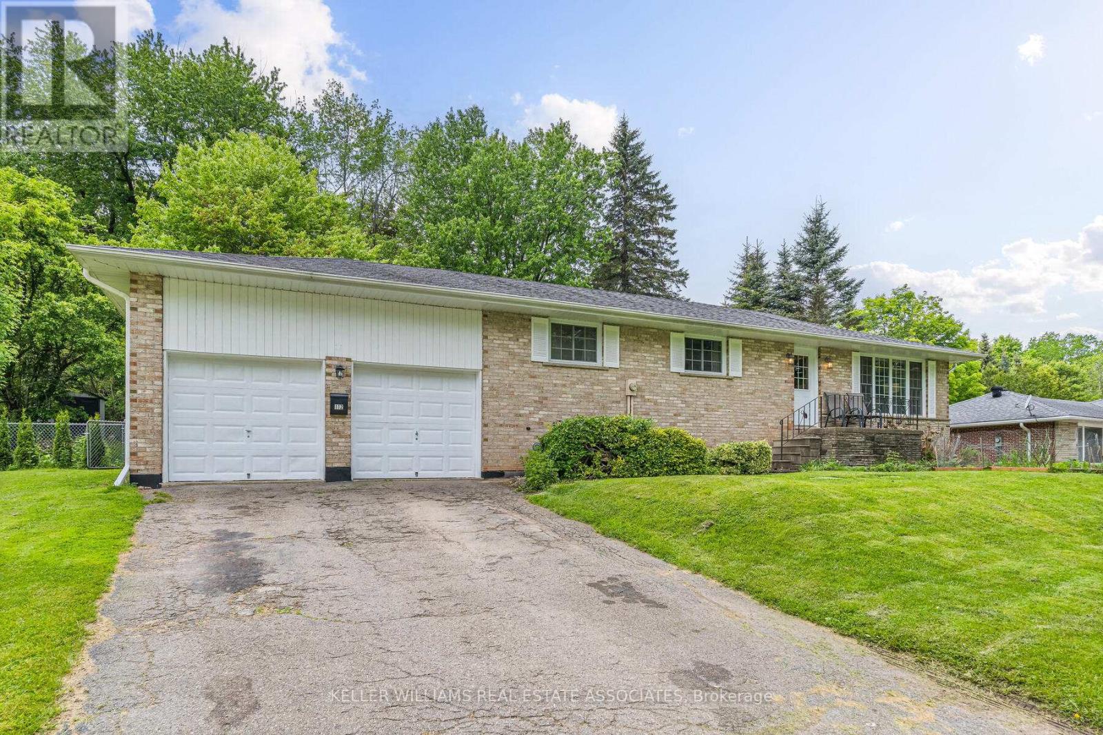 112 Park Street E, Halton Hills (Glen Williams), Ontario  L7G 2V4 - Photo 3 - W12190217