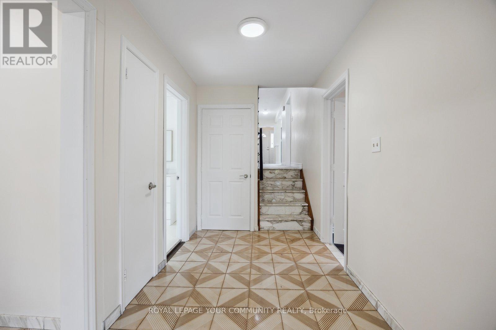 5 Annabelle Drive, Toronto (Mount Olive-Silverstone-Jamestown), Ontario  M9V 3B5 - Photo 17 - W12190239