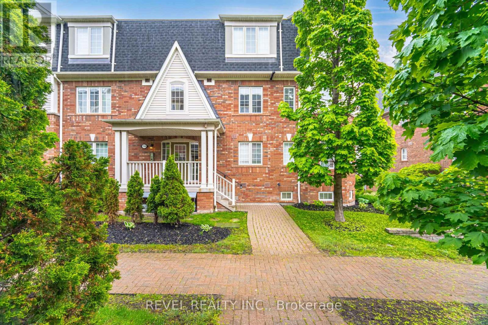 2 - 724 NEIGHBOURHOOD CIRCLE, Mississauga, Ontario