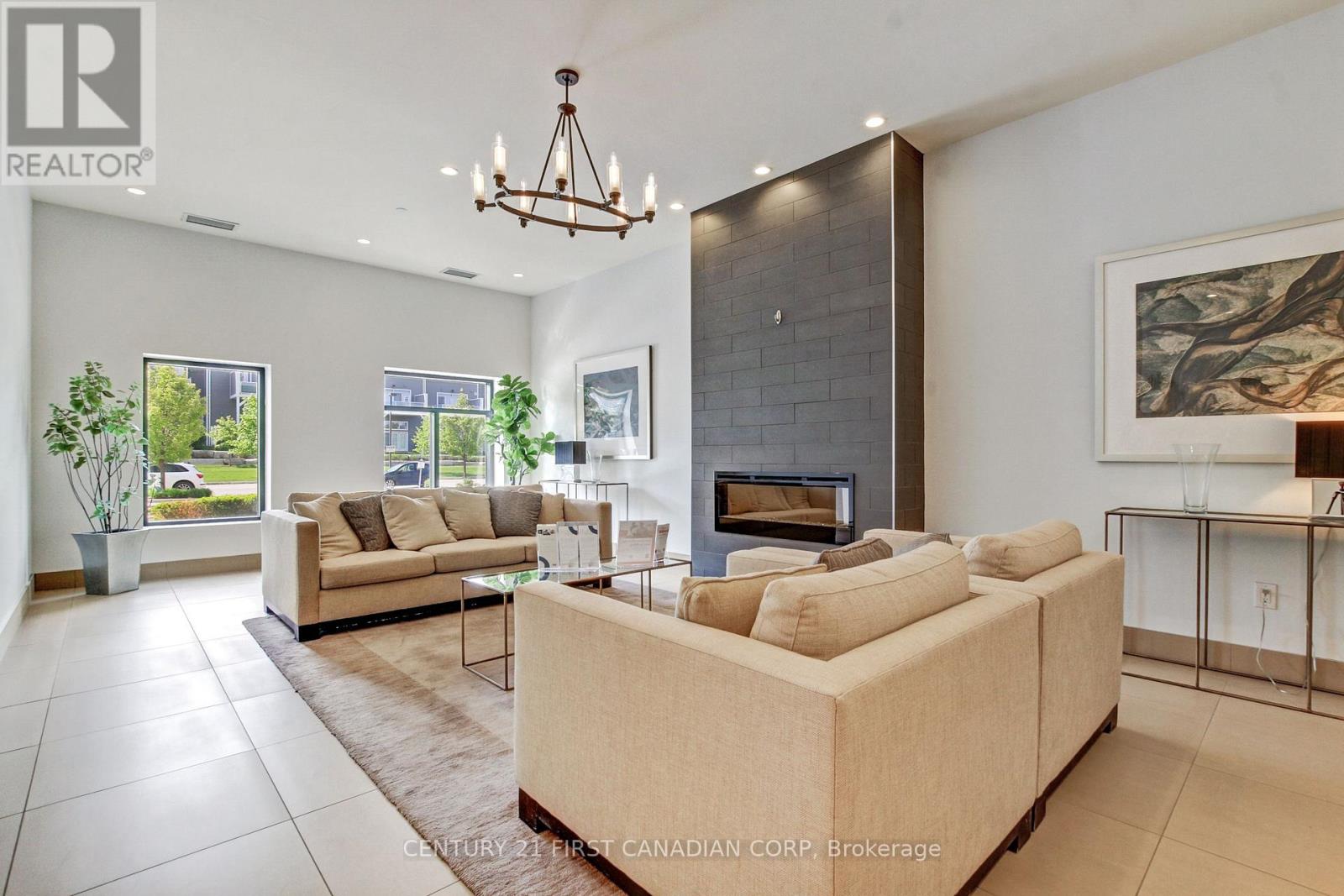 Property at 240 VILLAGEWALK BOULEVARD image 3