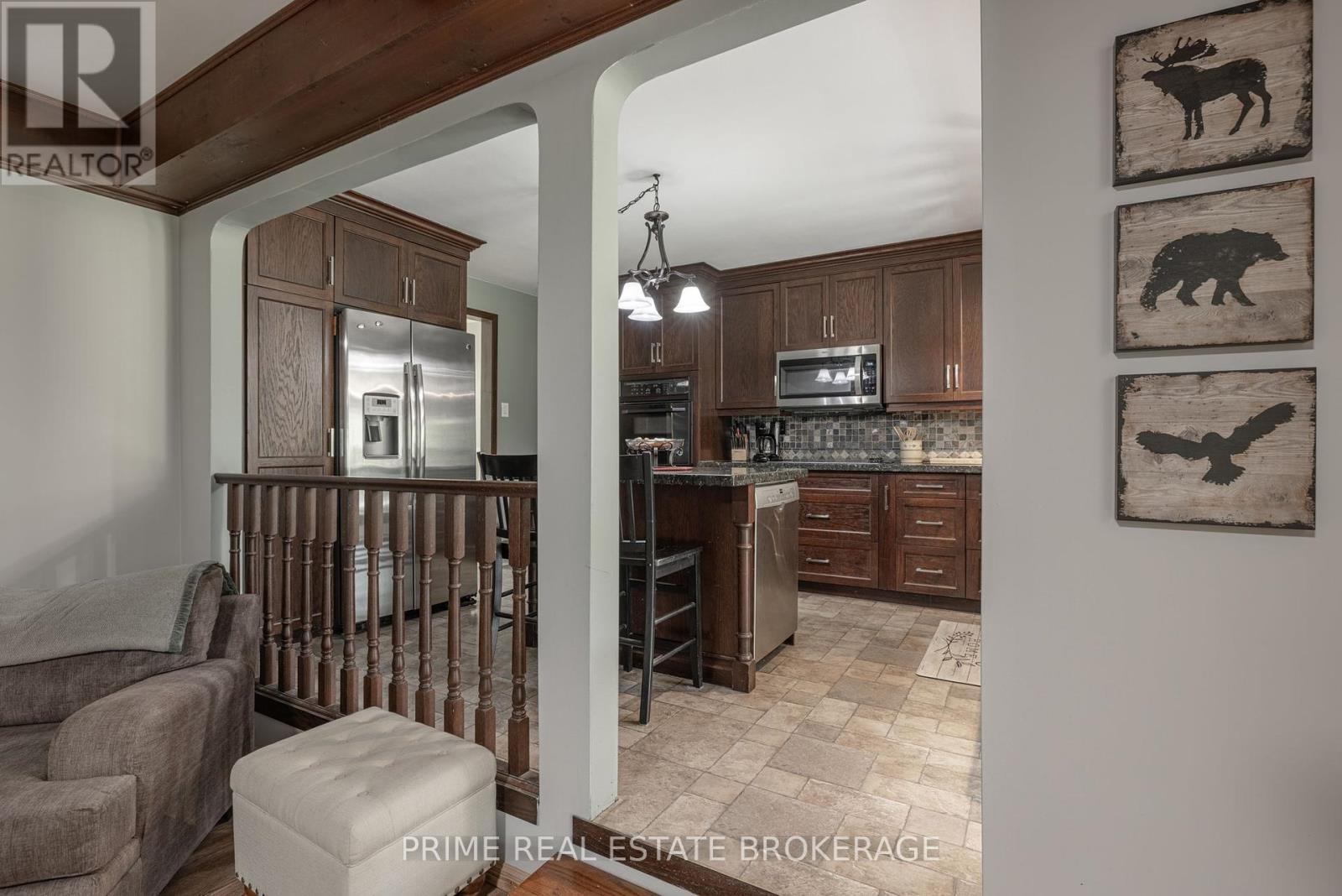 3304 Cromarty Drive, Thames Centre, Ontario  N0L 2B0 - Photo 15 - X12190296