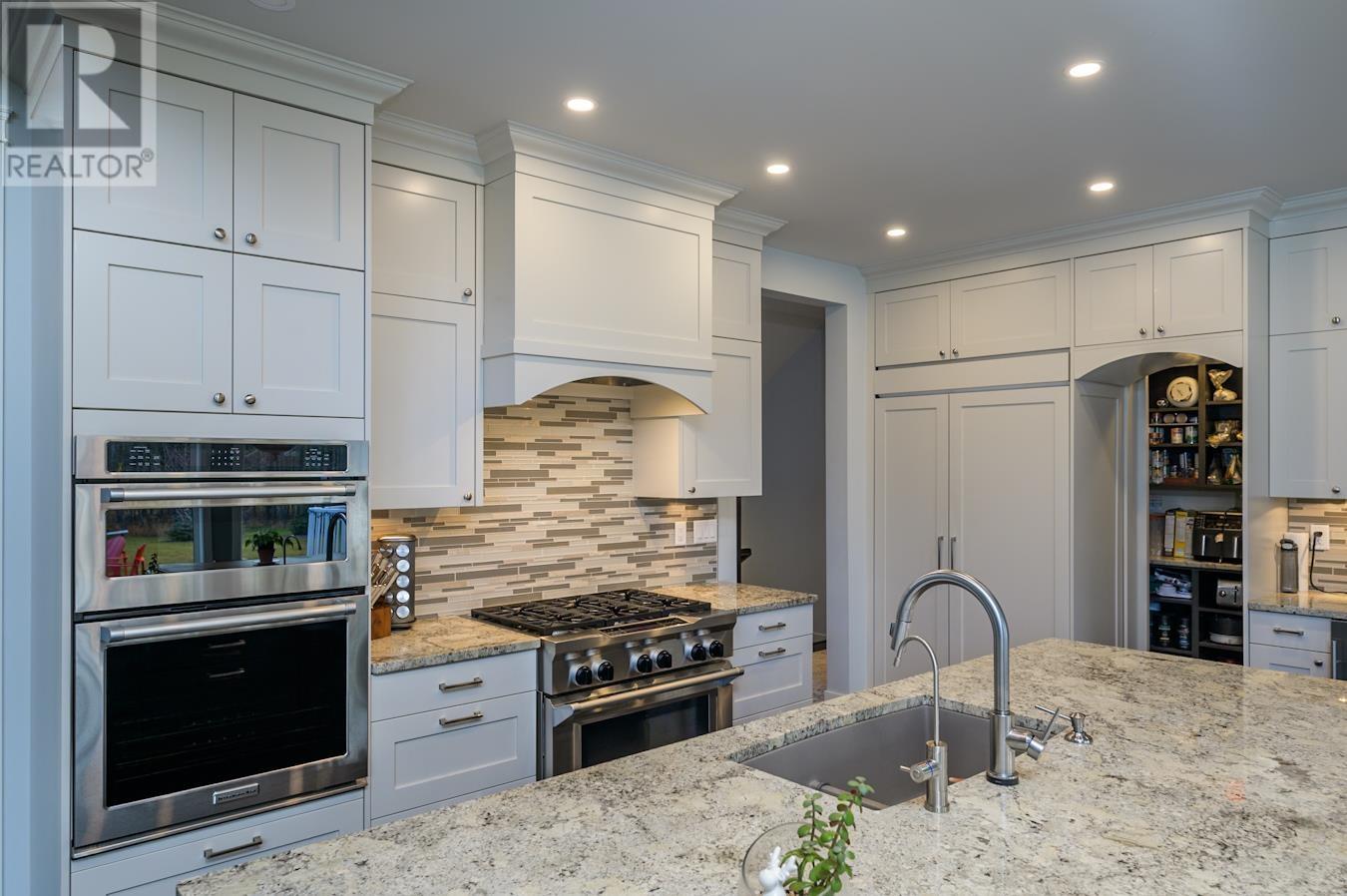 10888 Lolland Crescent, Prince George, British Columbia  V2N 6L3 - Photo 2 - R3009698