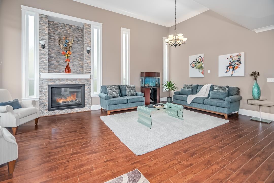 Property at 11809 88 AVENUE image 3